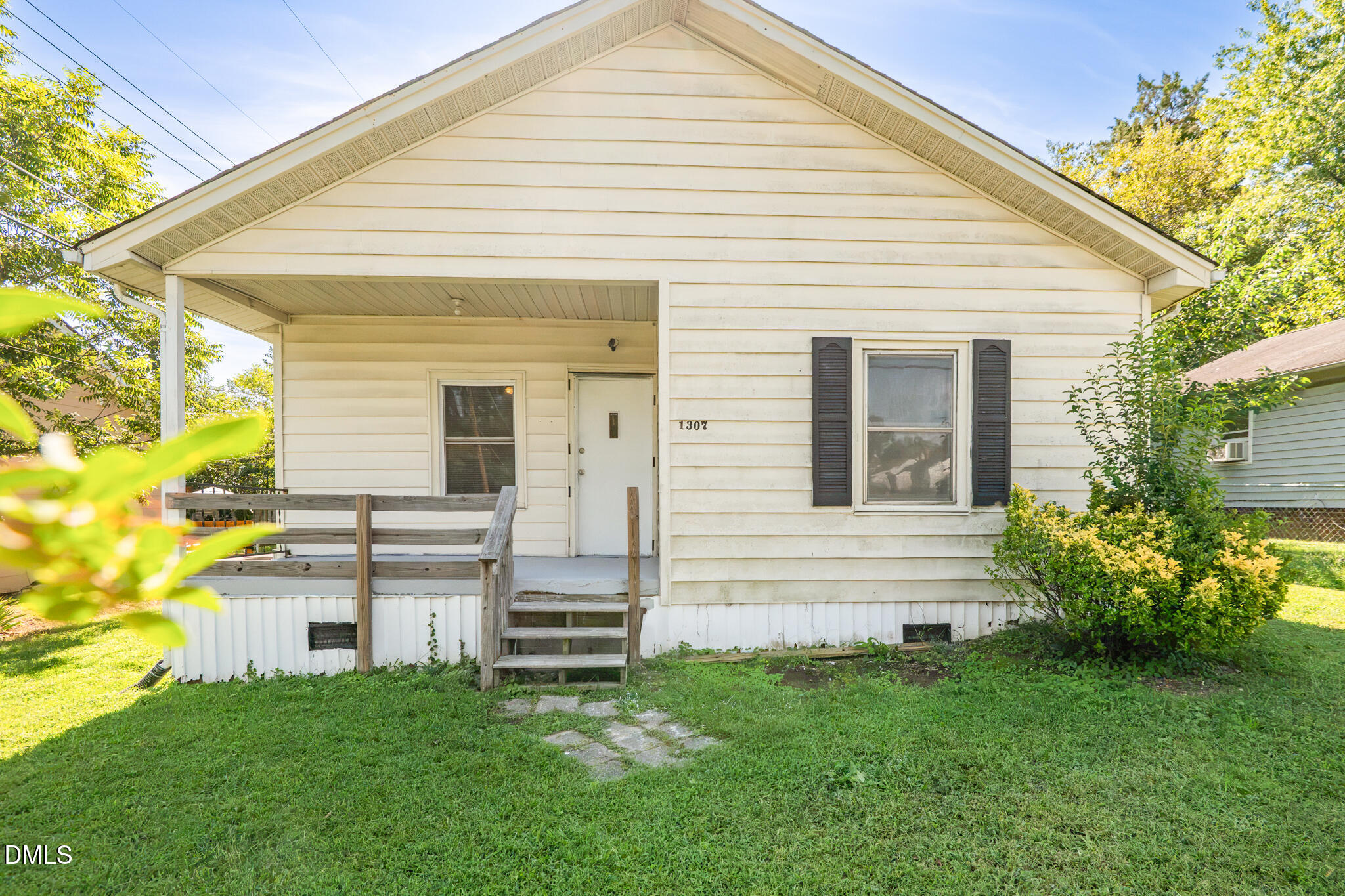 1307 Stonewall Street — photo