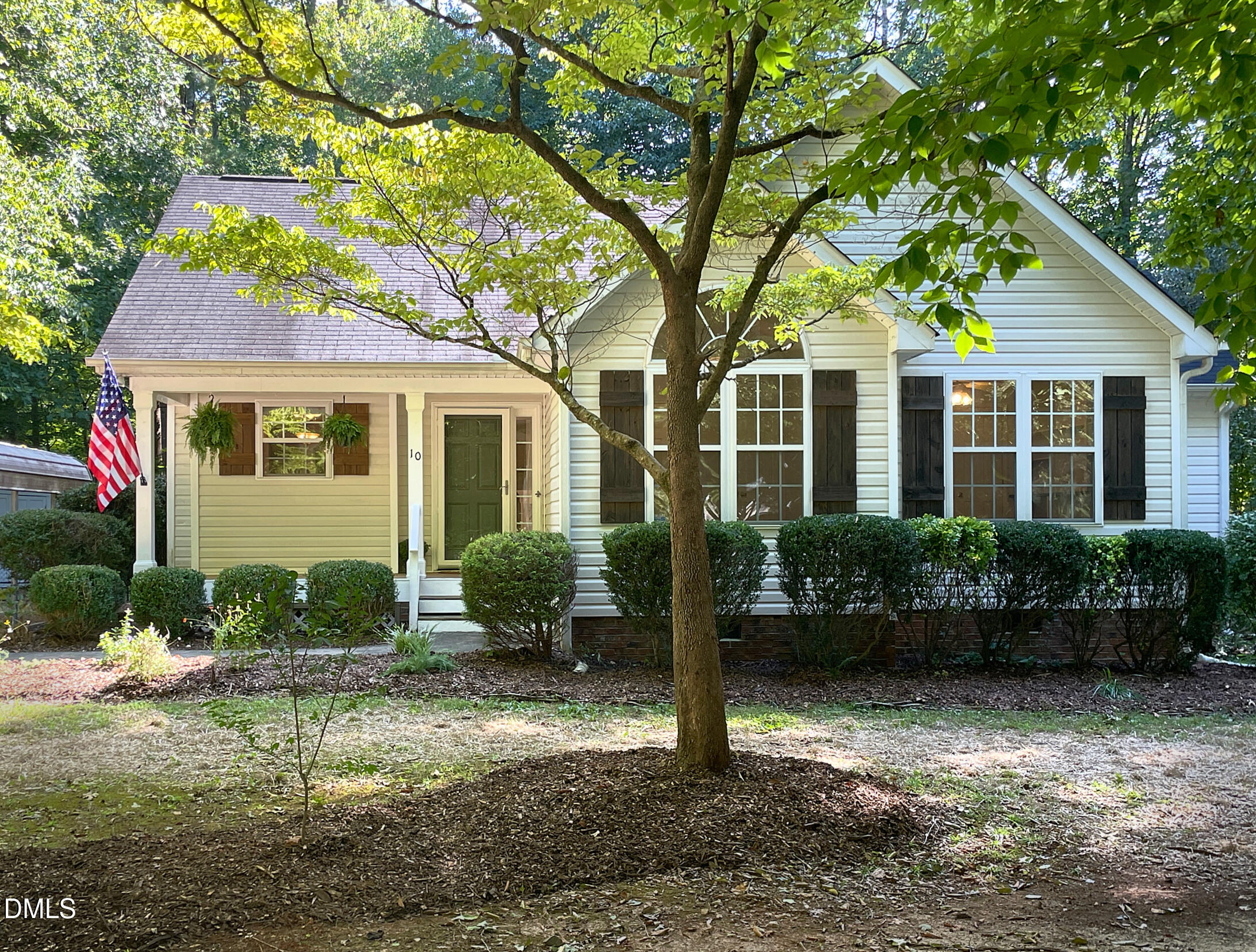 10 Beechnut Court — photo
