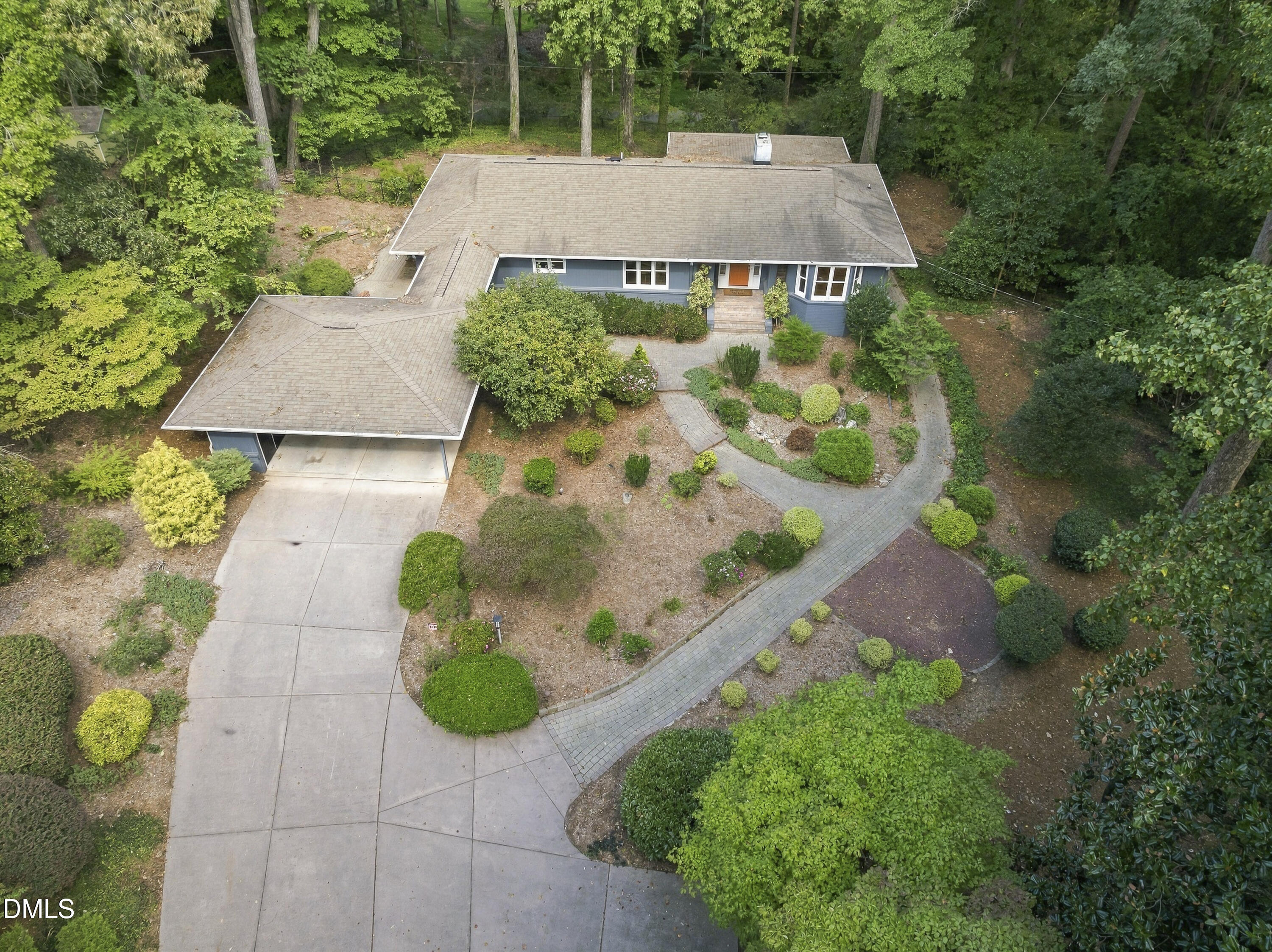 1126 Sourwood Drive — photo