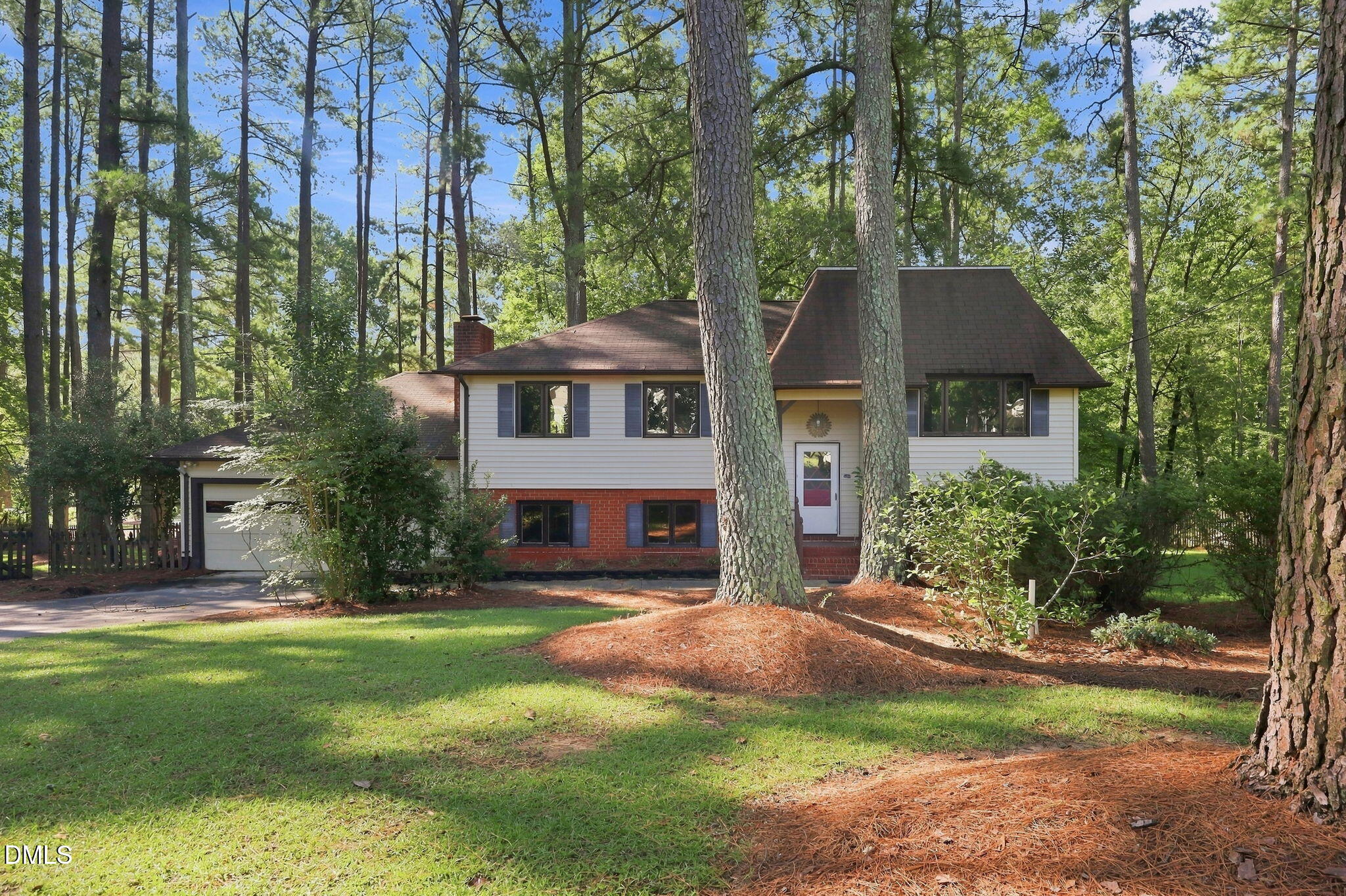 1707 Lynwood Circle — photo
