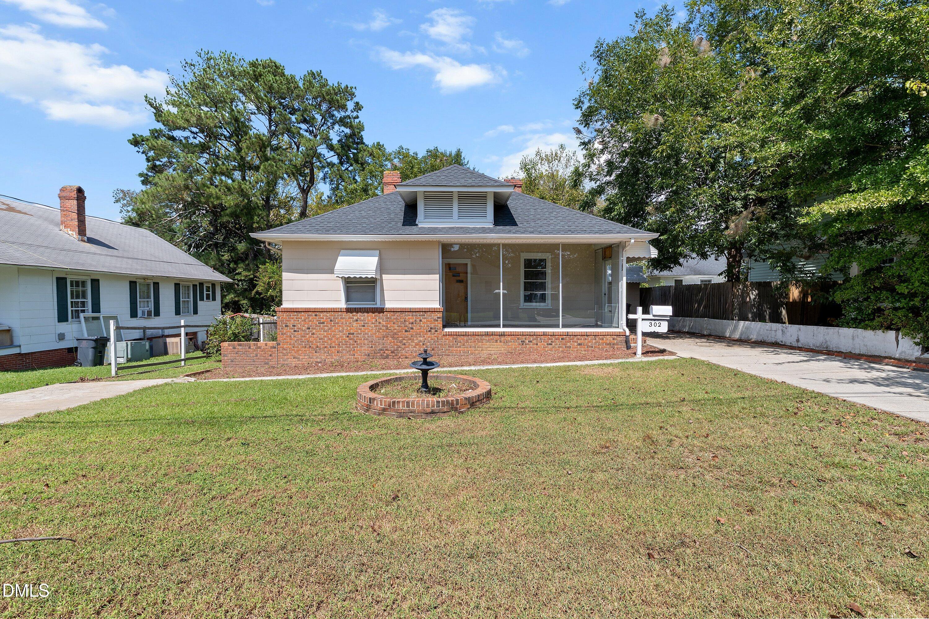 302 W E Street, Erwin, NC 28339 — photo 2