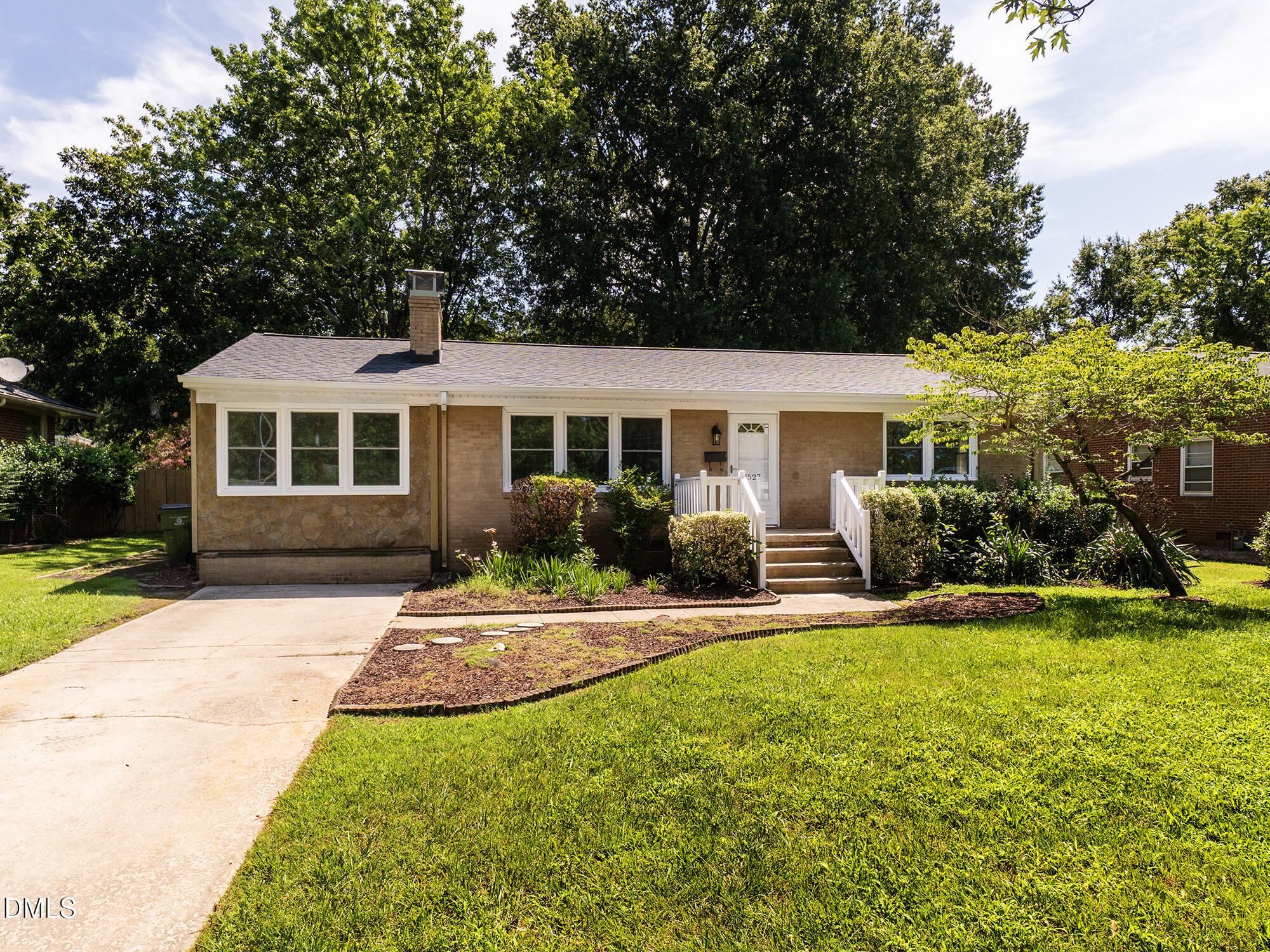 1527 Sherwood Drive — photo