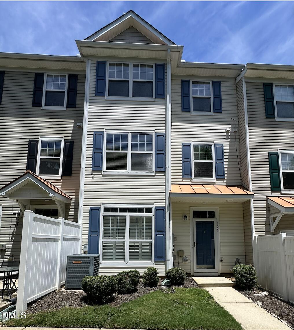 2210 Valley Edge 105 — photo