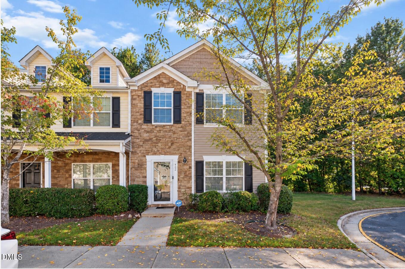 402 Bayou Court — photo