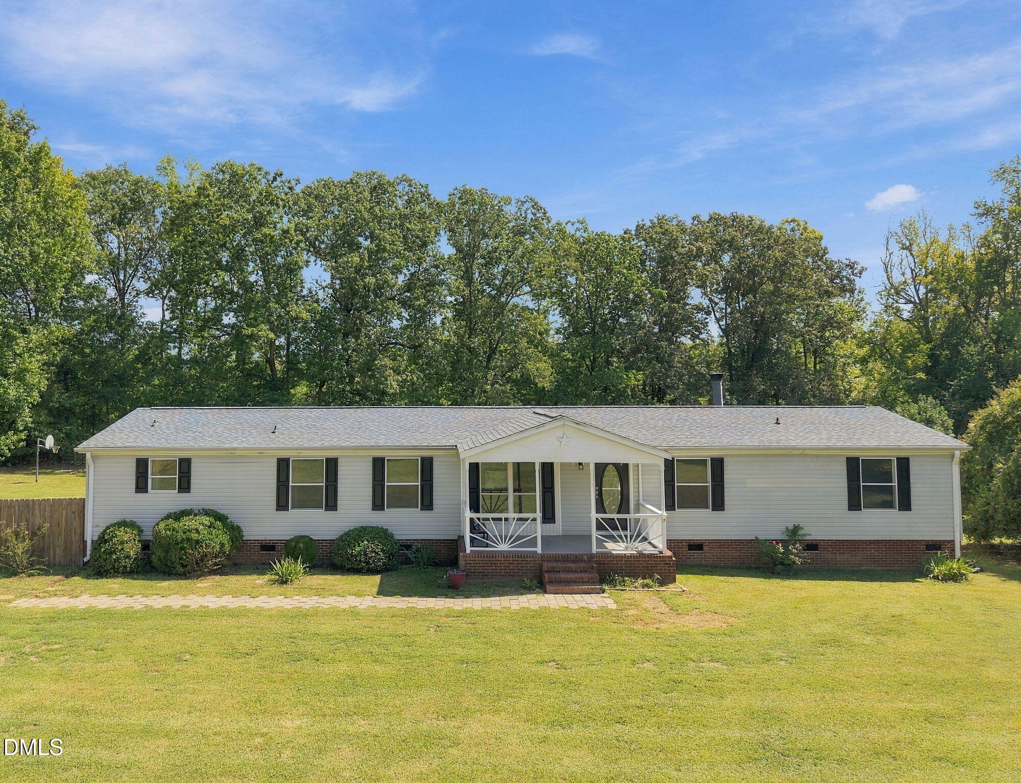 196 Dustin Lane — photo