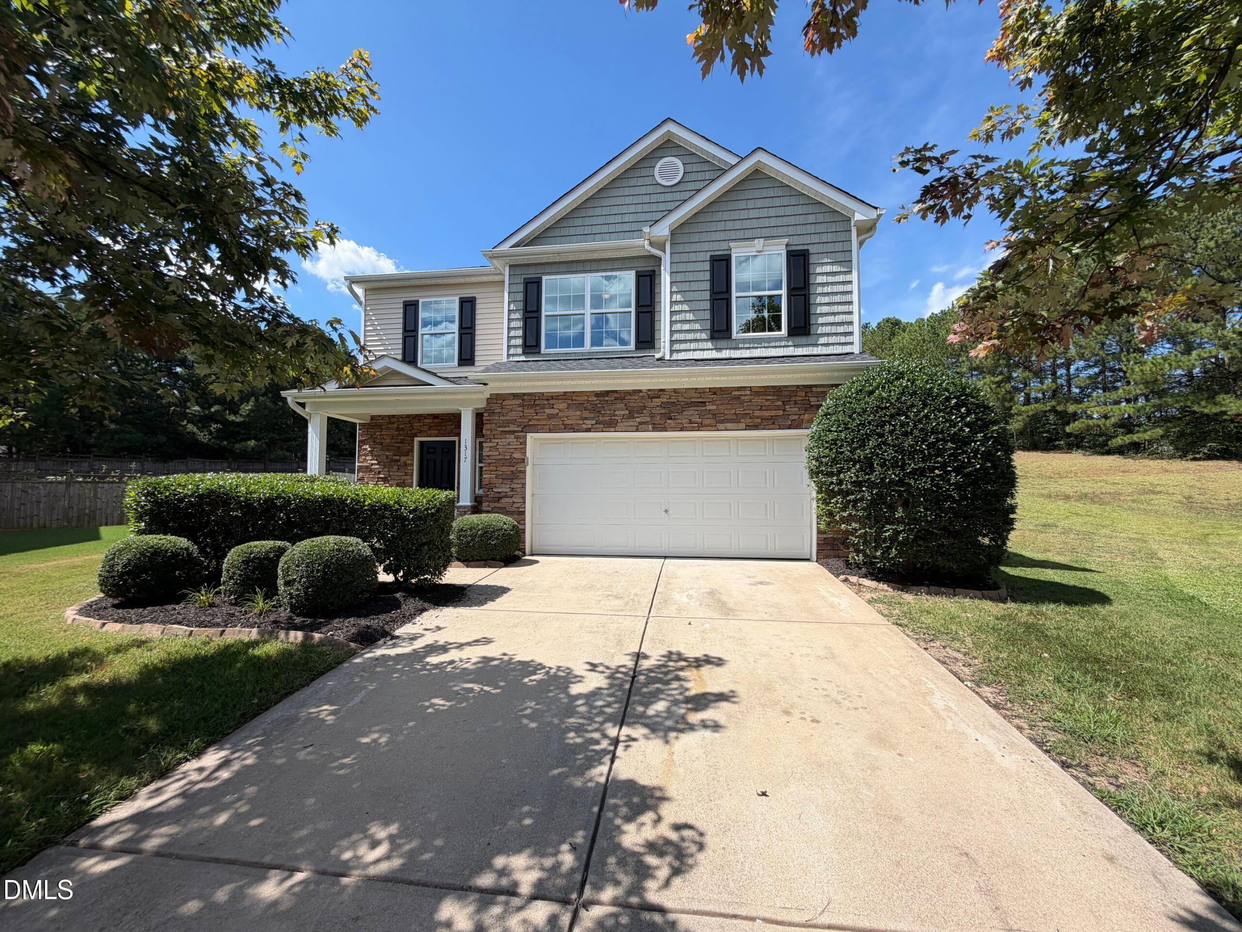 1317 Hosmer Court — photo