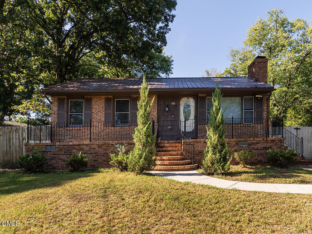 933 Graham Street — photo