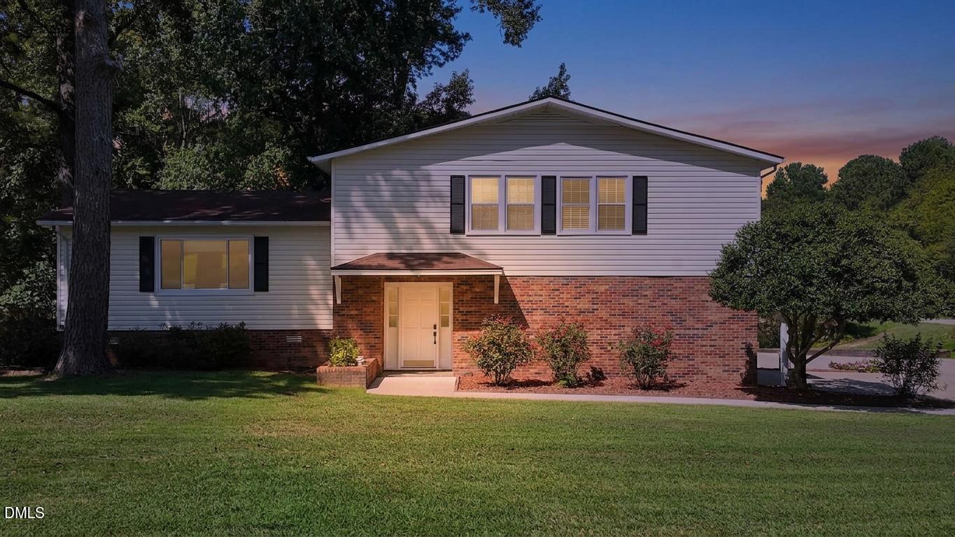 1013 Lakeview Drive — photo