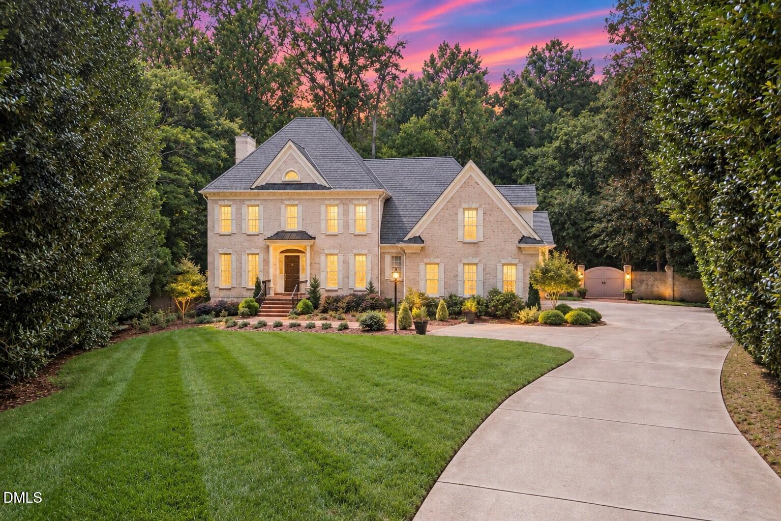 4901 Oakmoor Court — photo