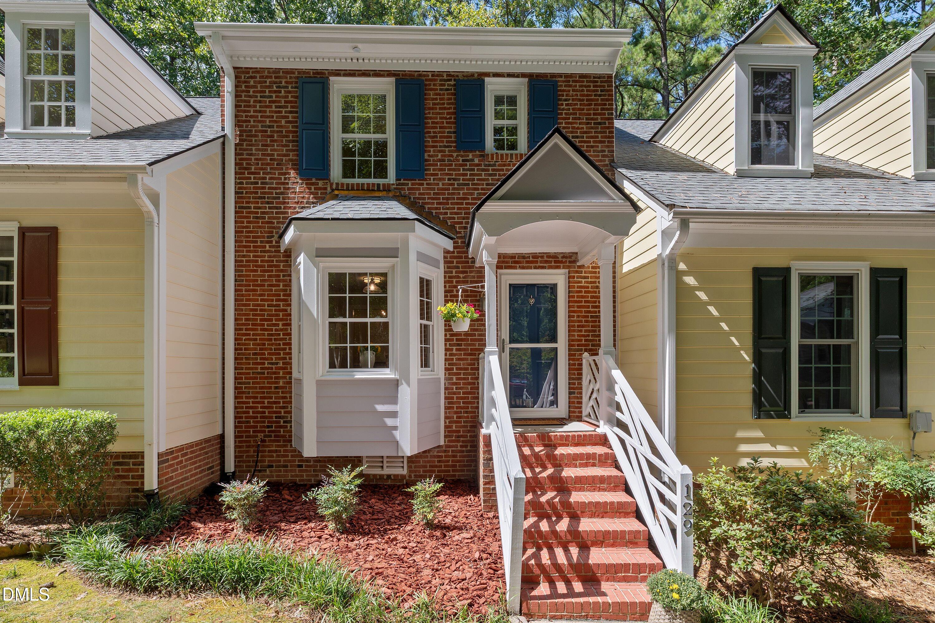 129 Hedgerow Court — photo