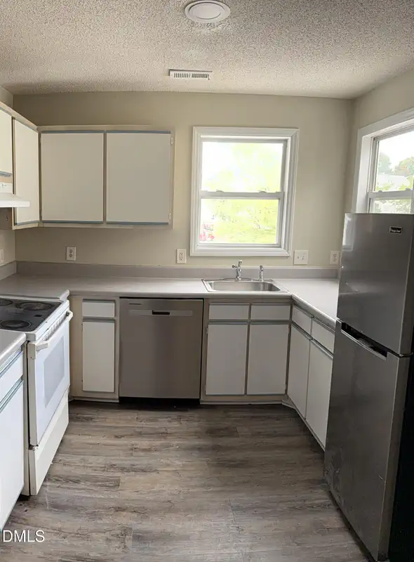 1130 Carlton Avenue 301 — photo