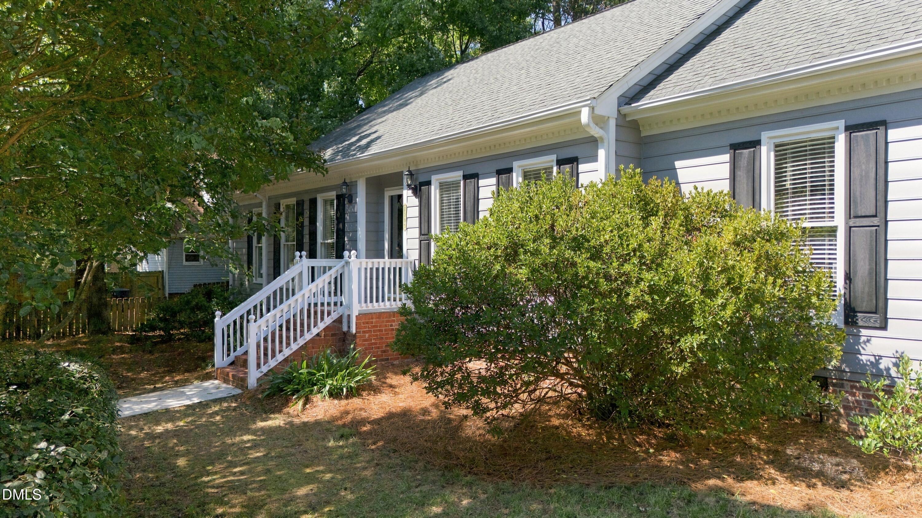2905 Legging Lane — photo