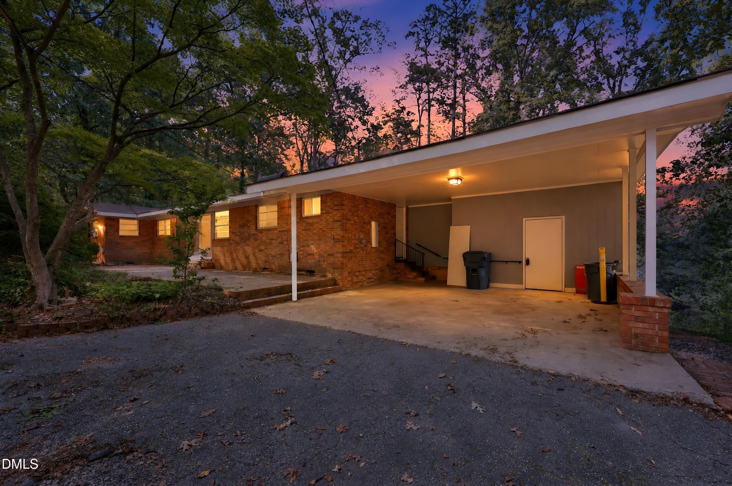 1303 Lorimer Road — photo