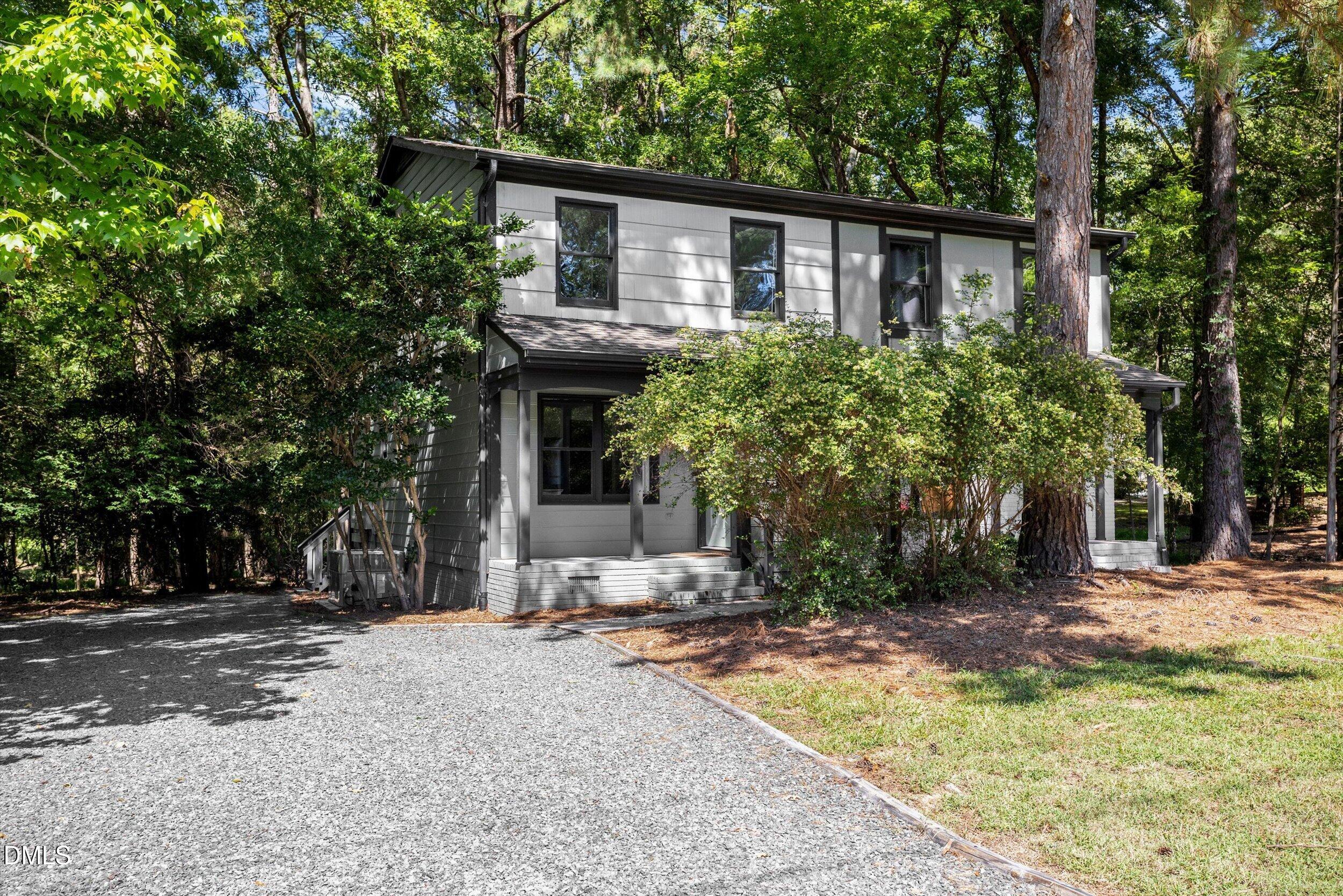 2105 Old Oxford Road E — photo