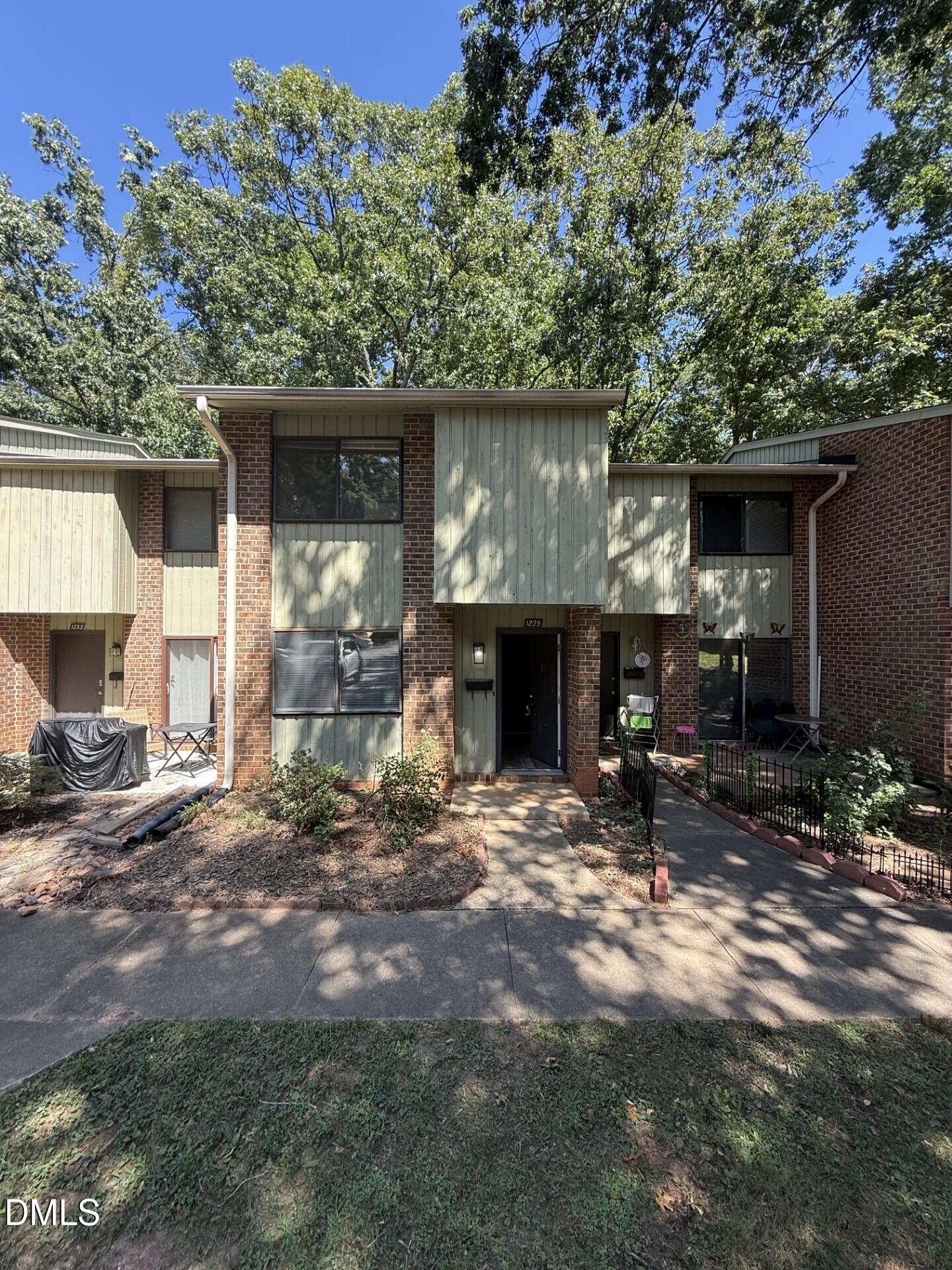 1235 Teakwood Place — photo
