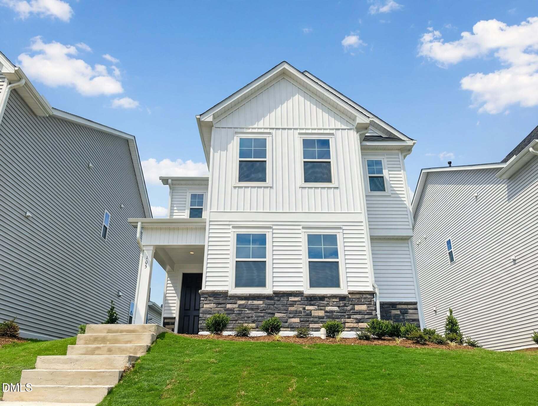 105 Moraine Court — photo