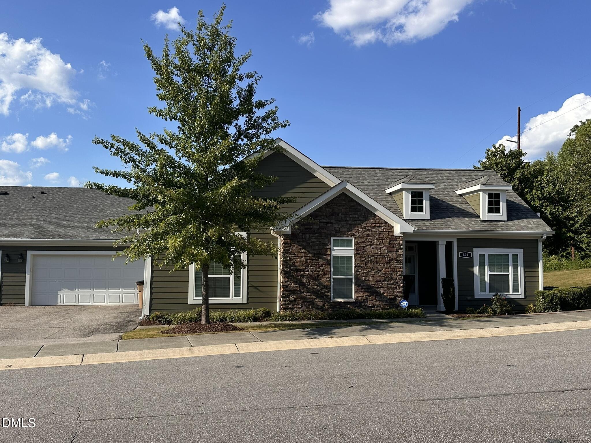 801 Blue Bird Lane 33-2 — photo