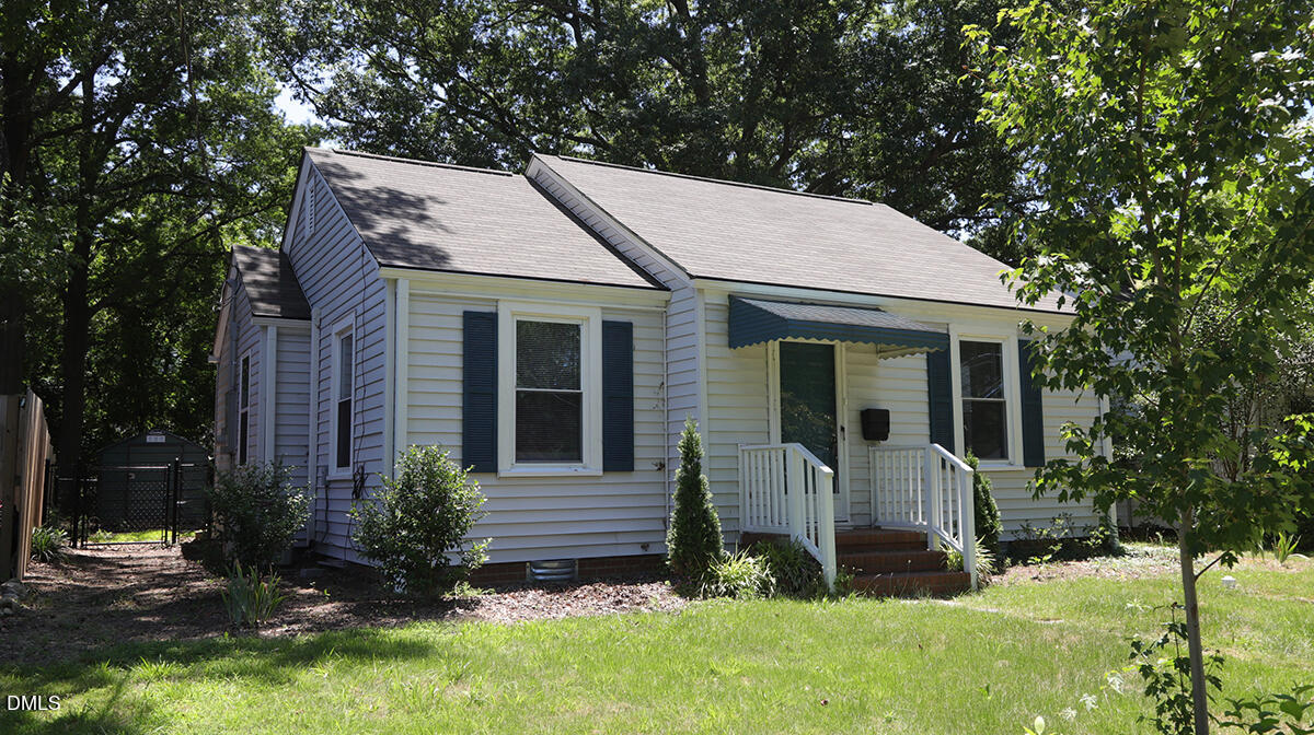 102 E Edgewood Drive — photo