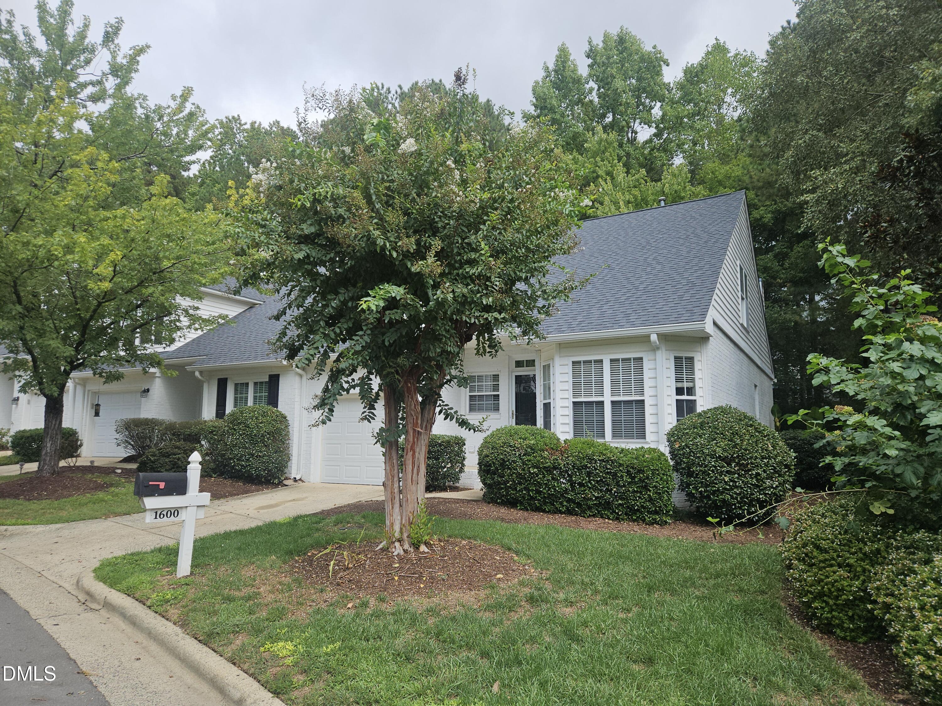 1600 Poets Glade Drive — photo