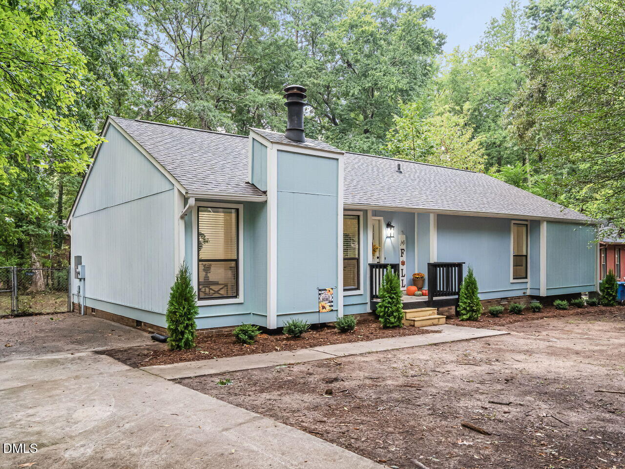 14 Meadhall Court — photo