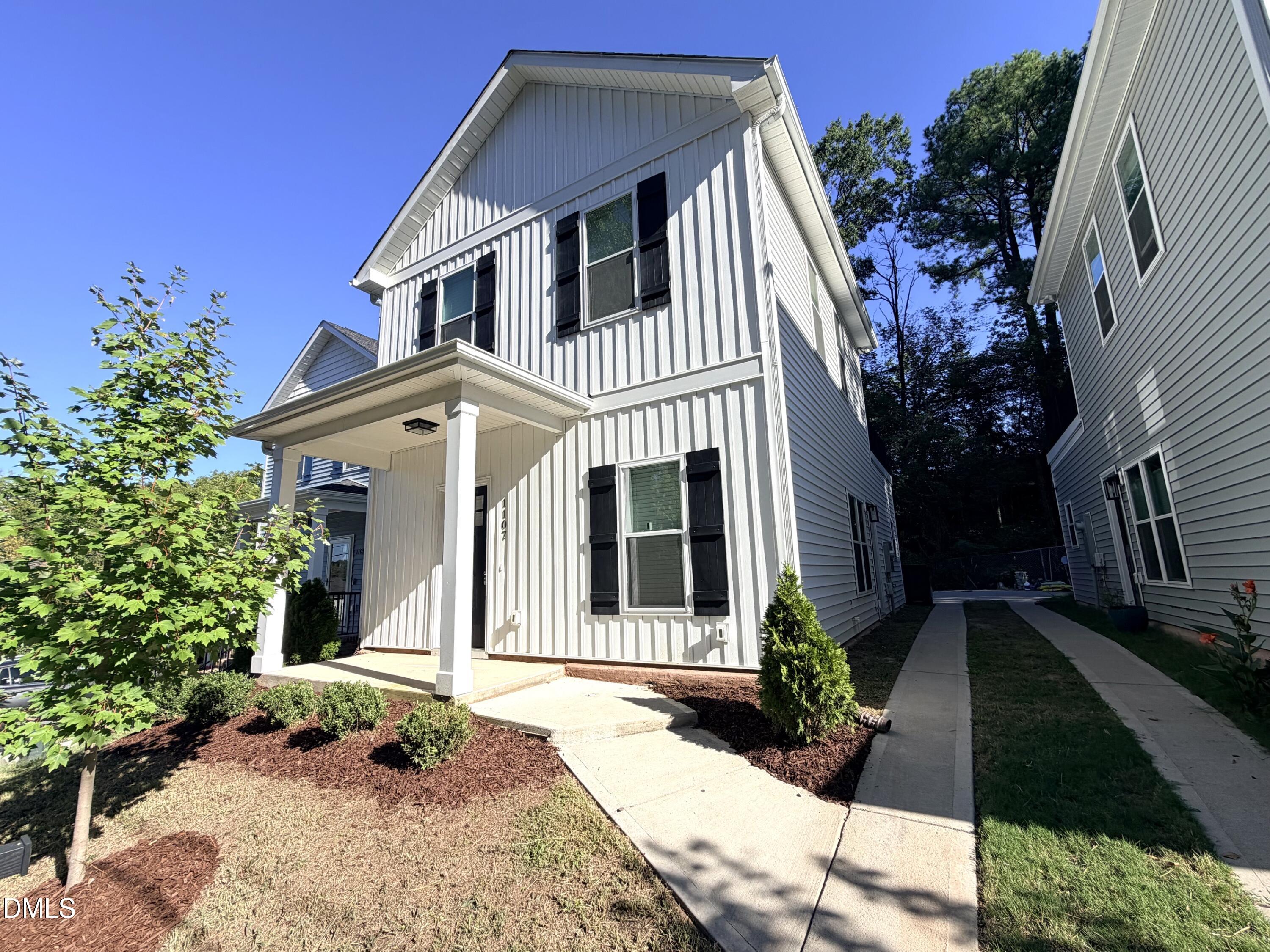 1107 Simmons Street — photo