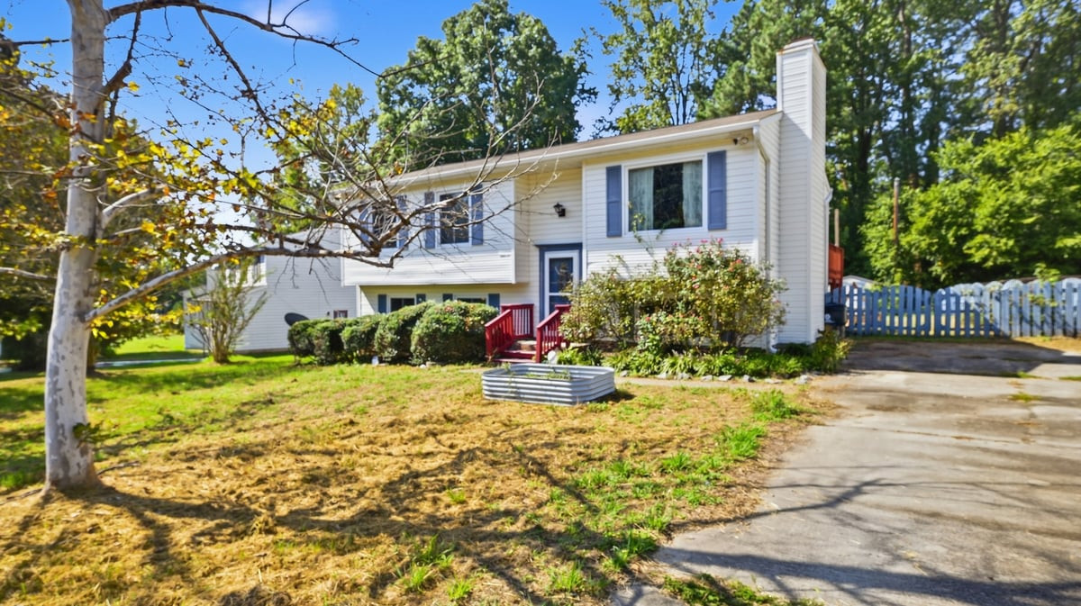 Home in Durham, NC 27703 — photo 2
