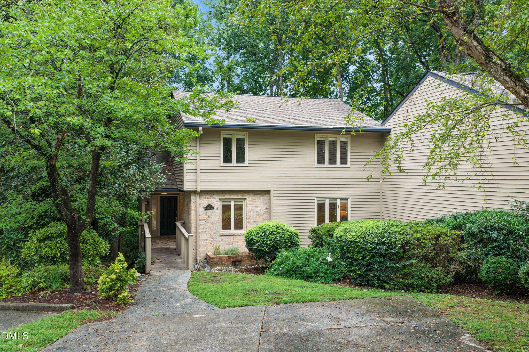 35 Glenmore Drive — photo