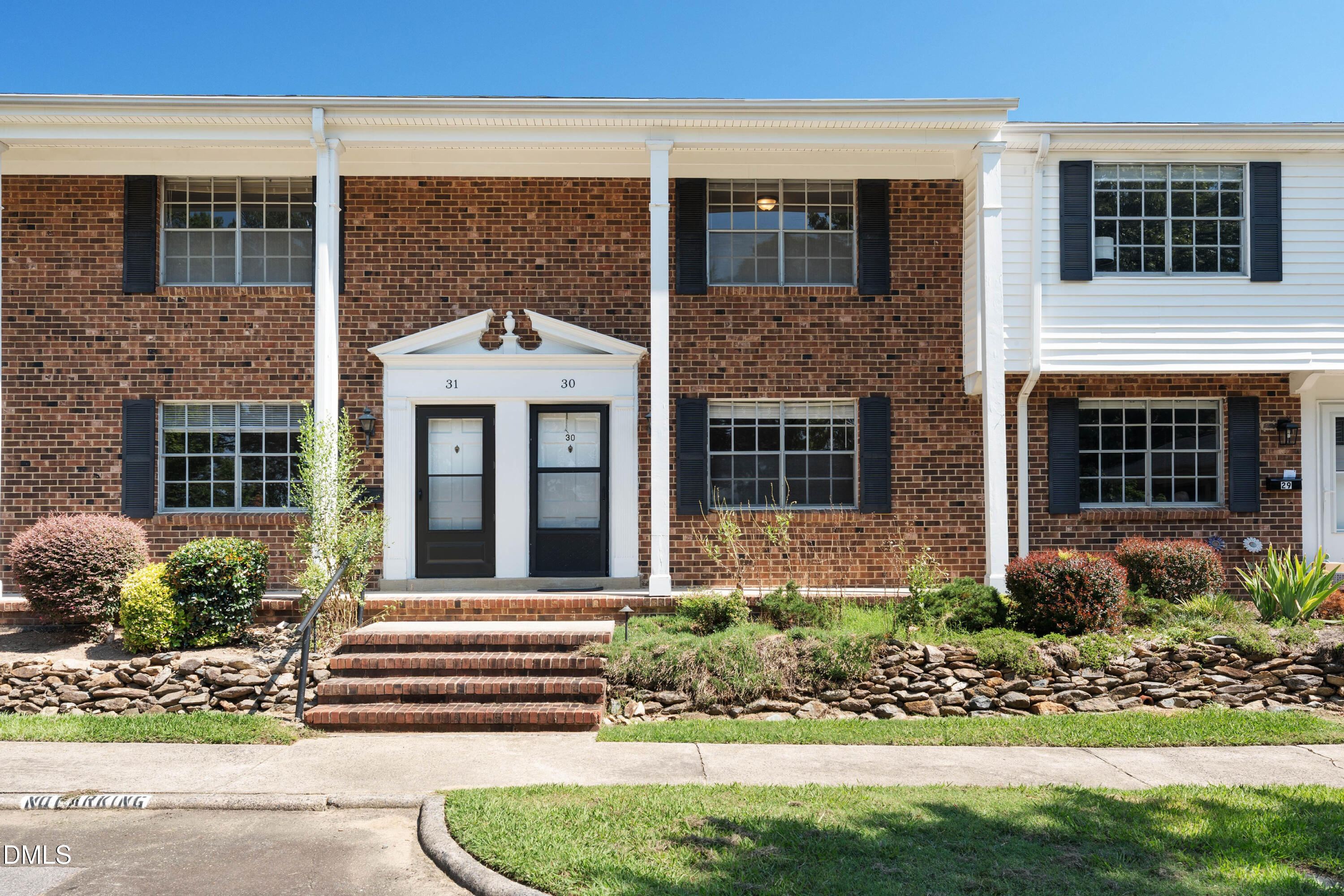 1002 Willow Drive Apt 30 — photo