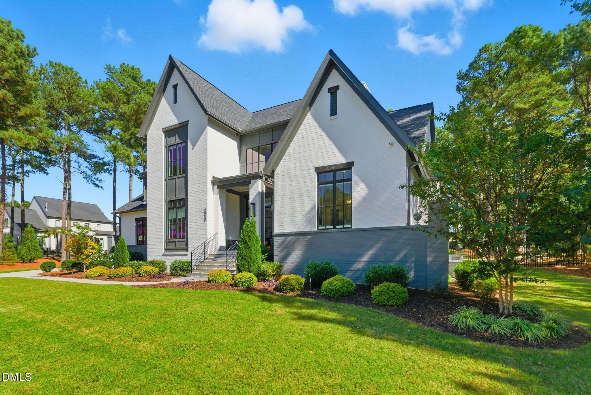 2424 Heartley Drive — photo
