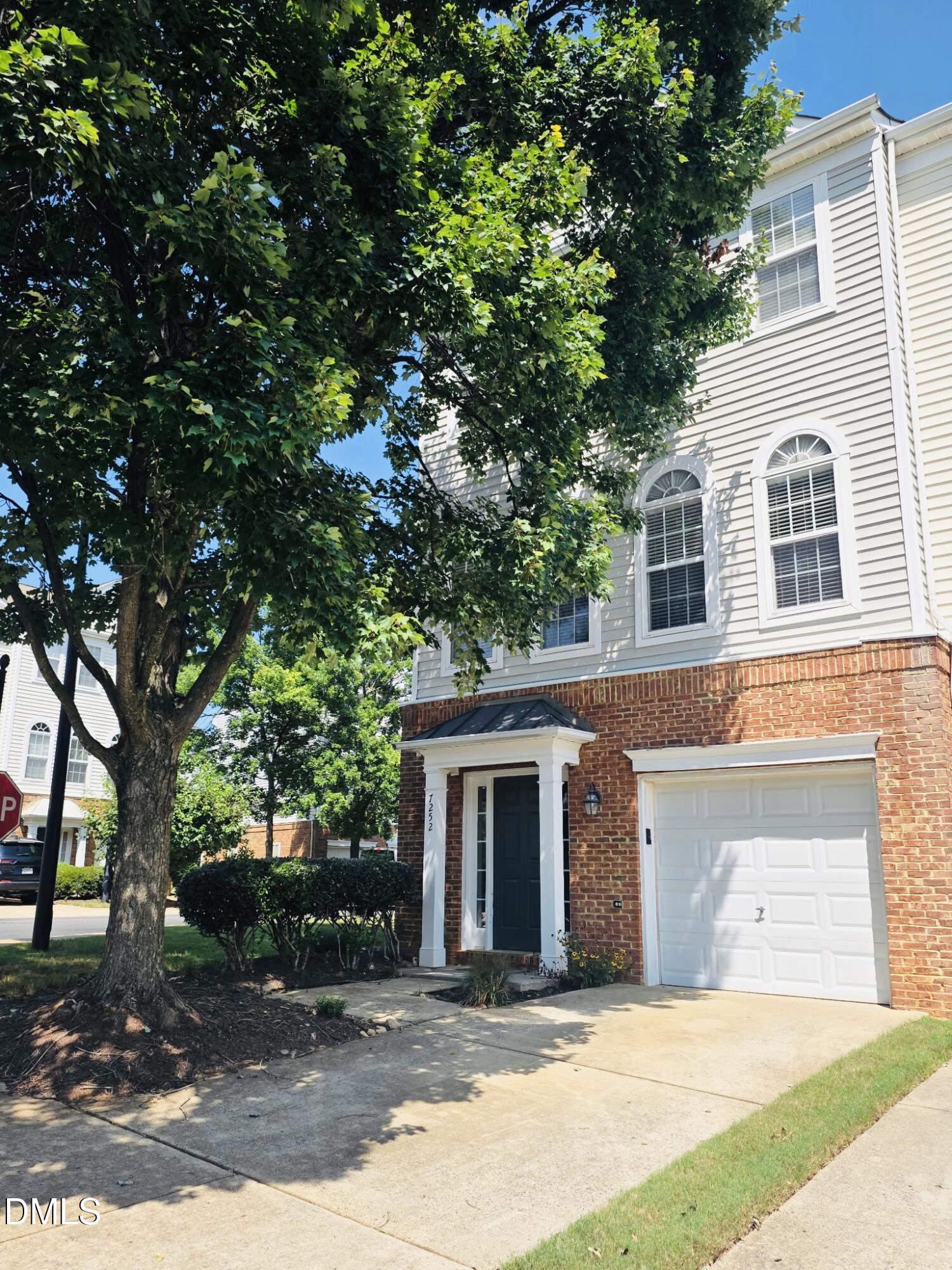 7252 Corvette Court — photo