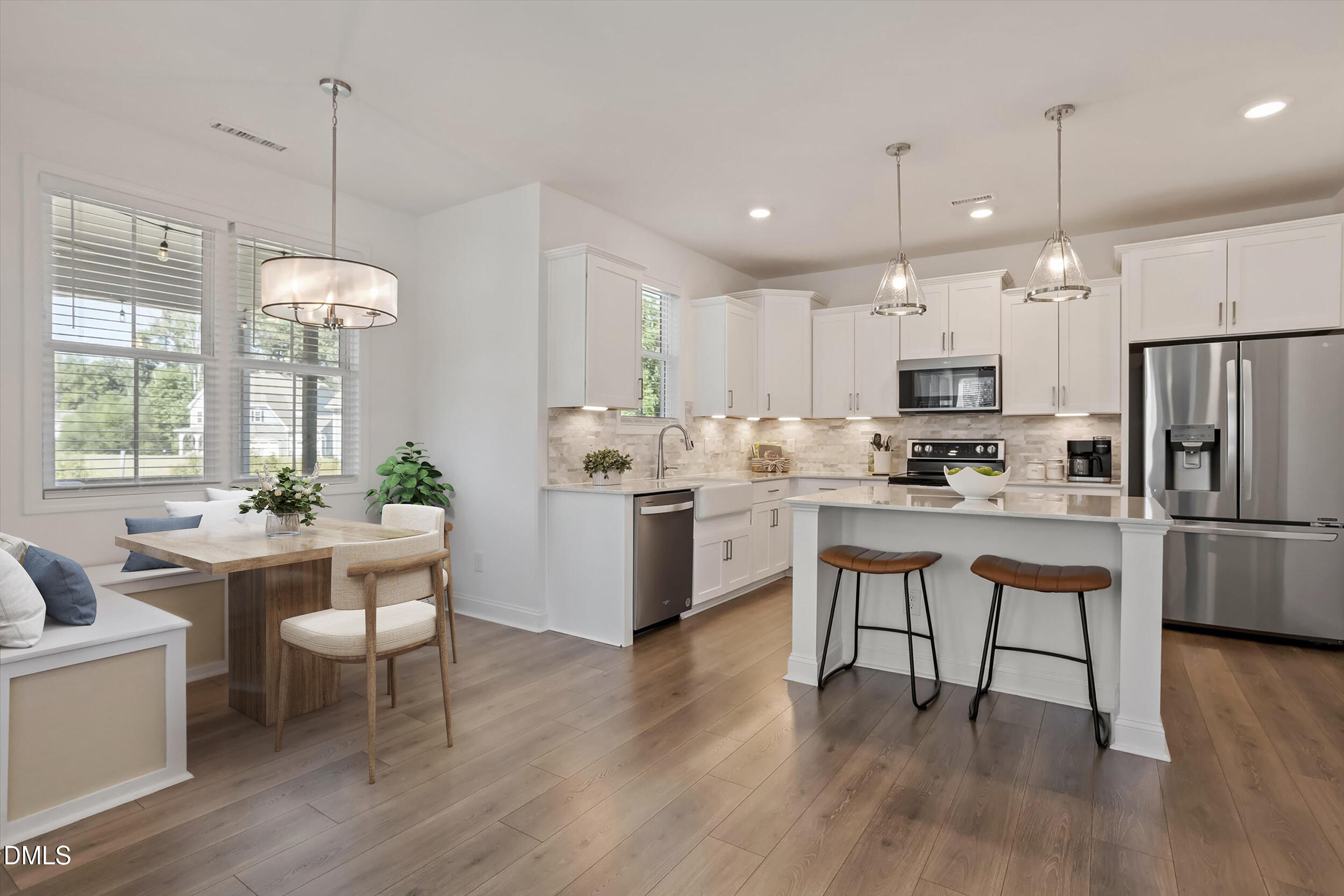 806 Thomas Falls Court — photo