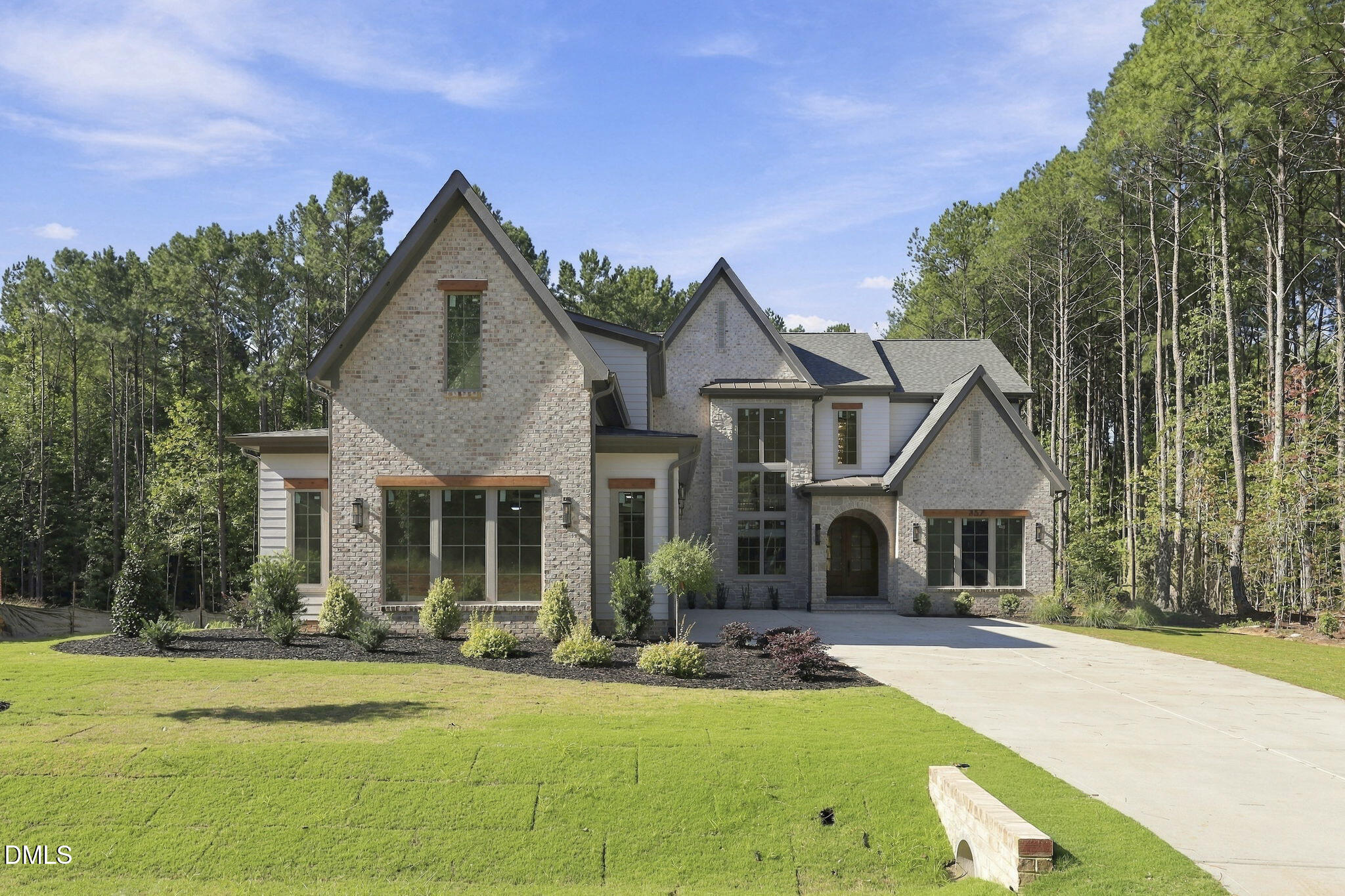 357 Black Caviar Way — photo