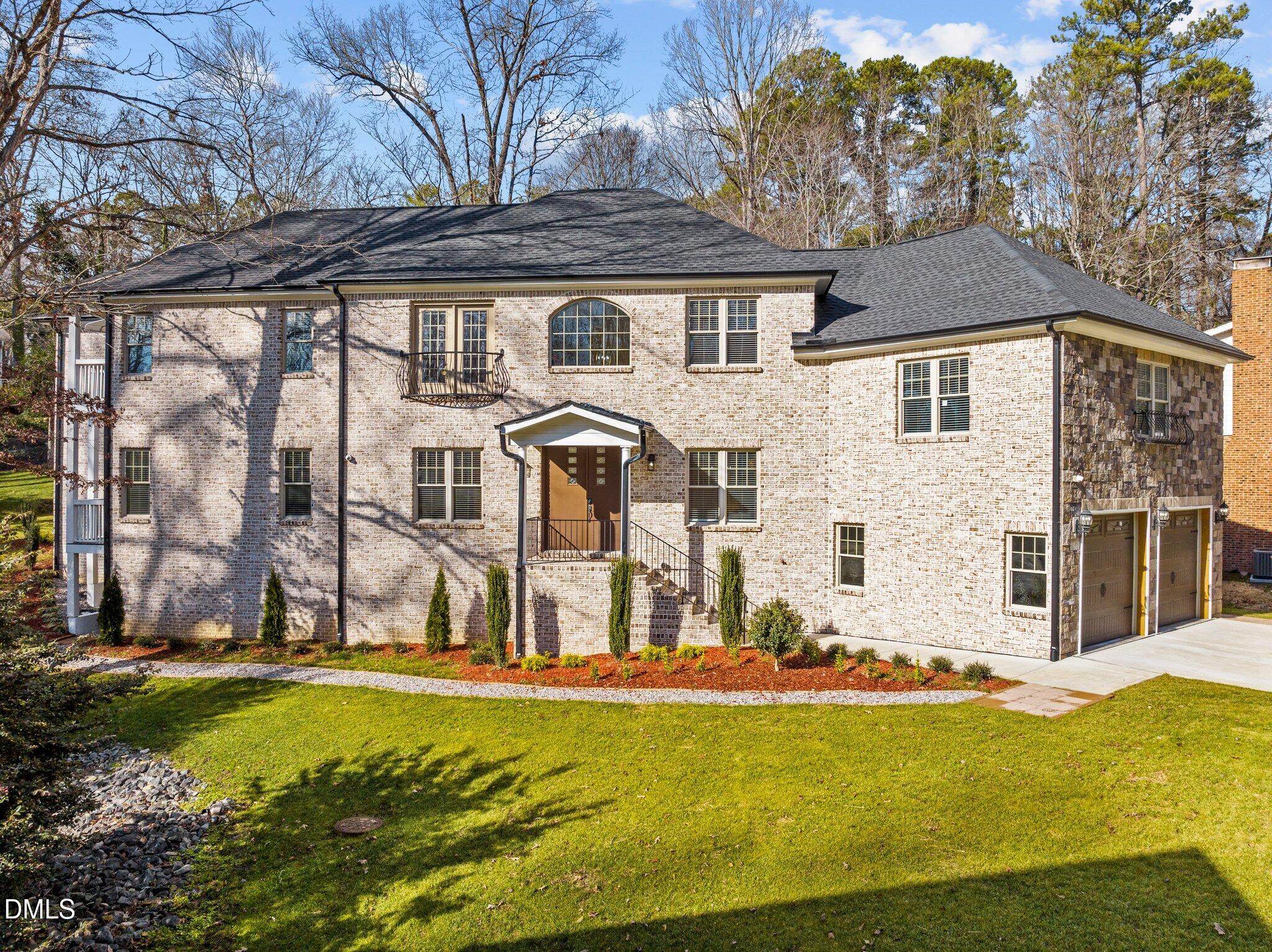 5019 Hollyridge Drive — photo