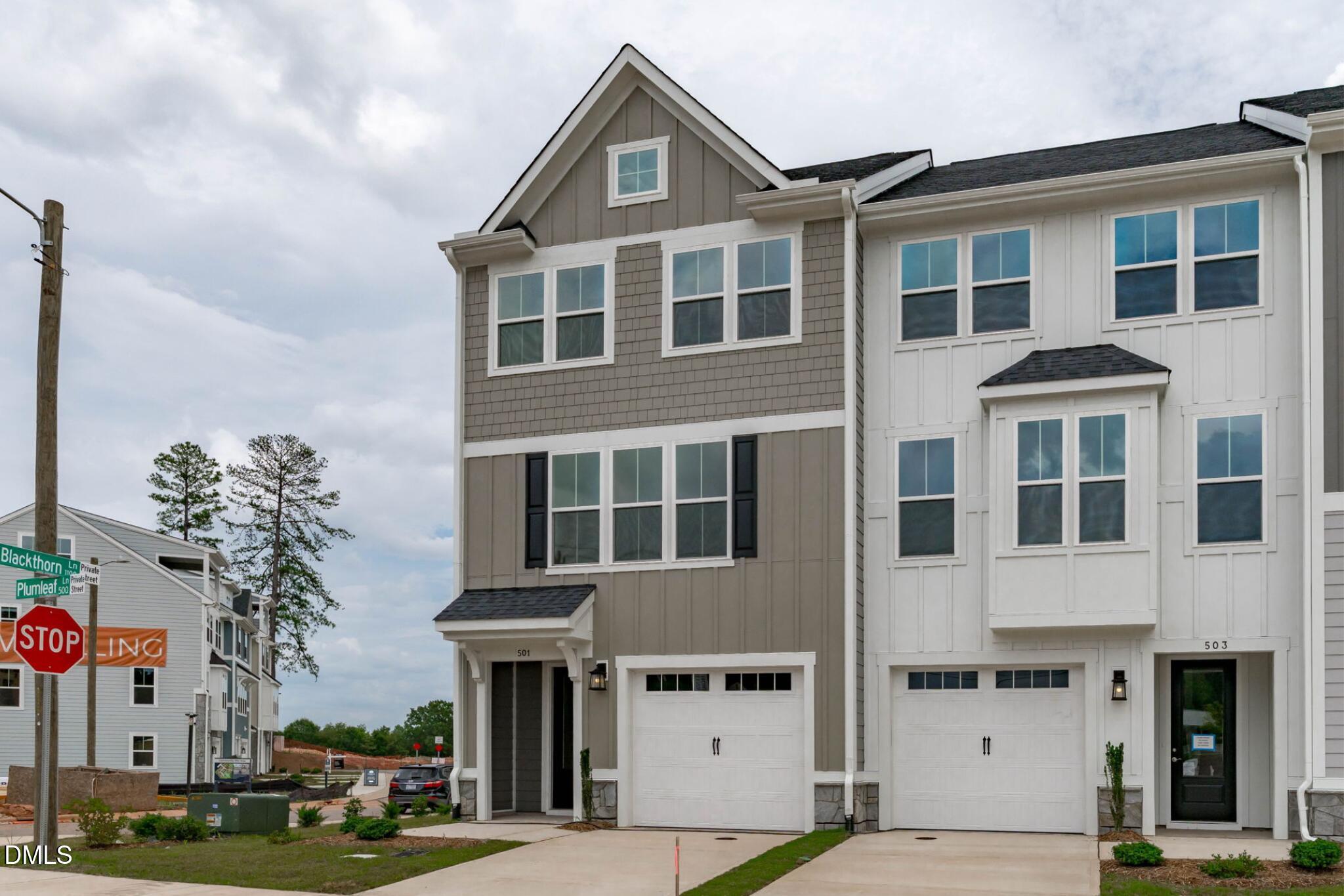 1011 Blackthorn Lane — photo
