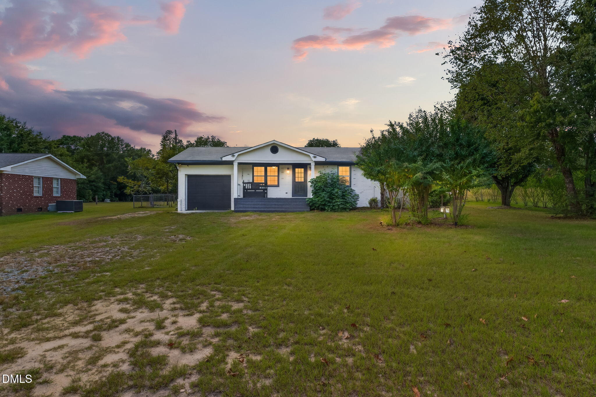 209 Chic Ennis Road — photo