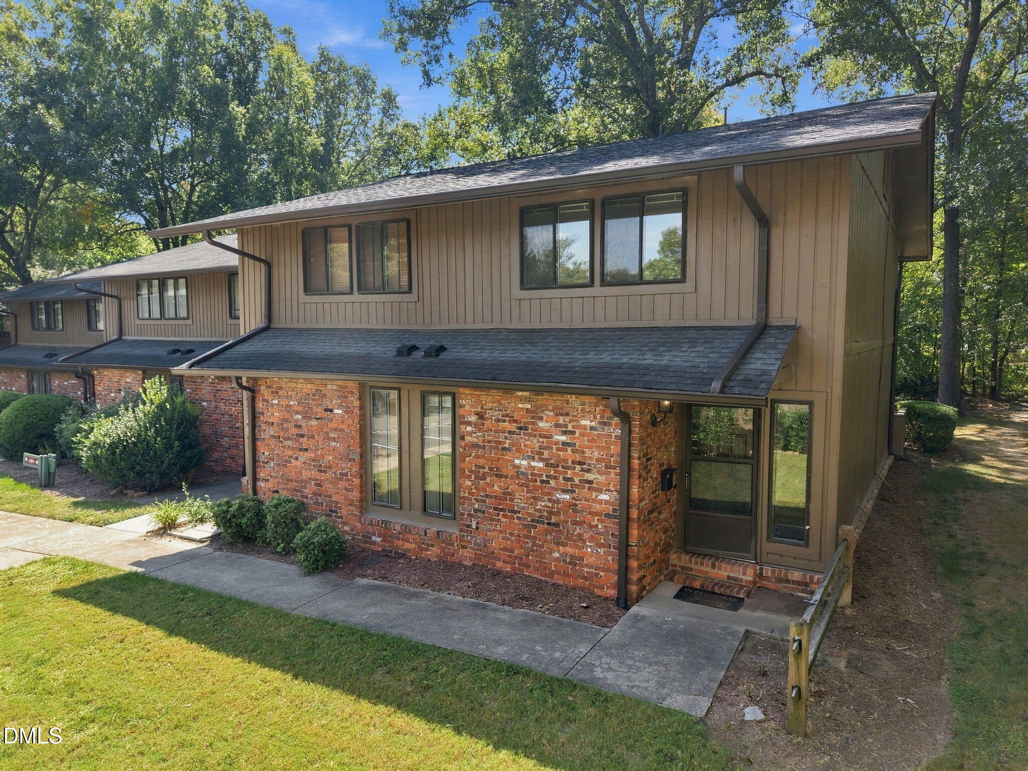 606 Oak Tree Drive 606 — photo