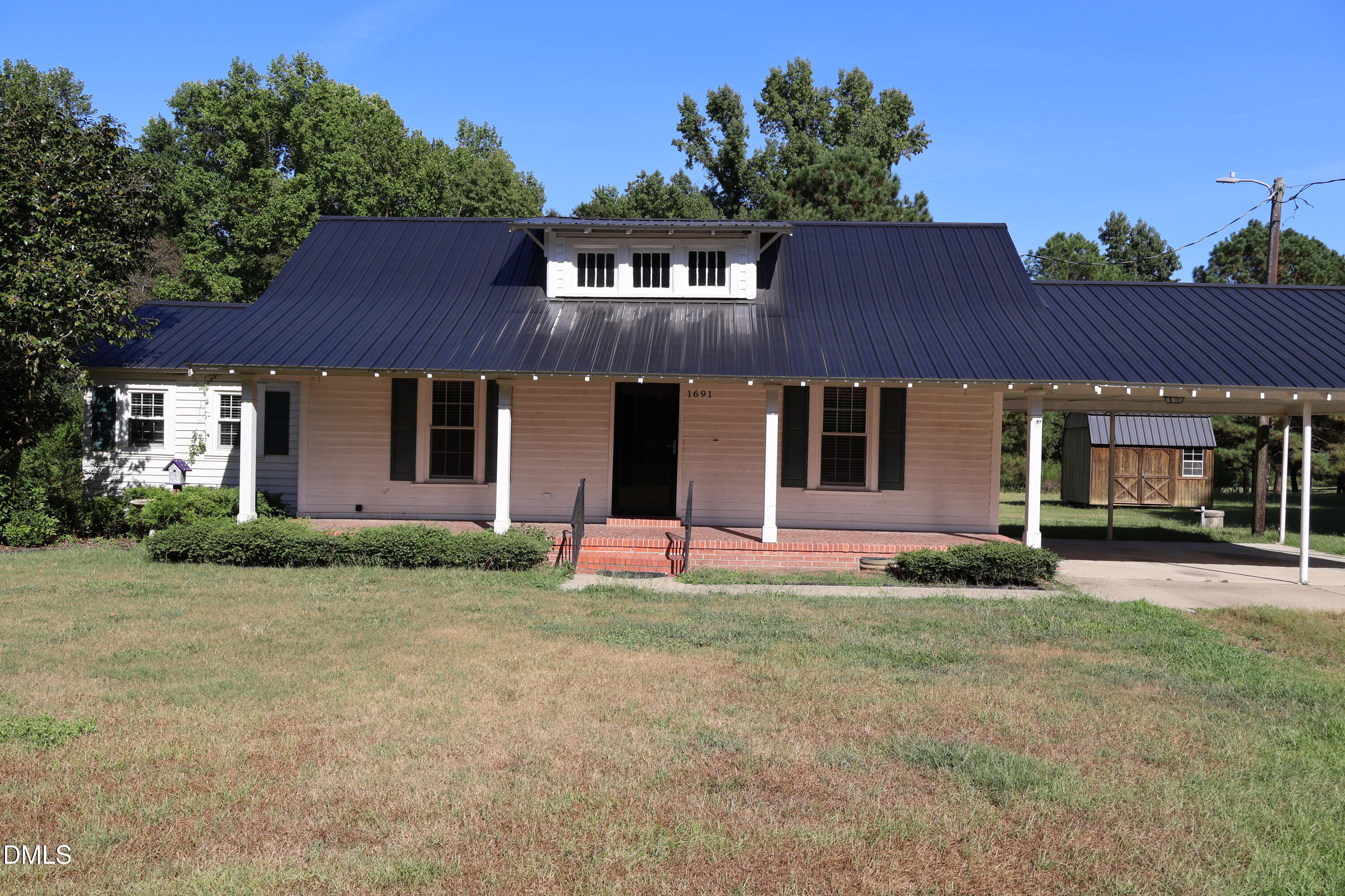 1691 Holly Grove Road — photo