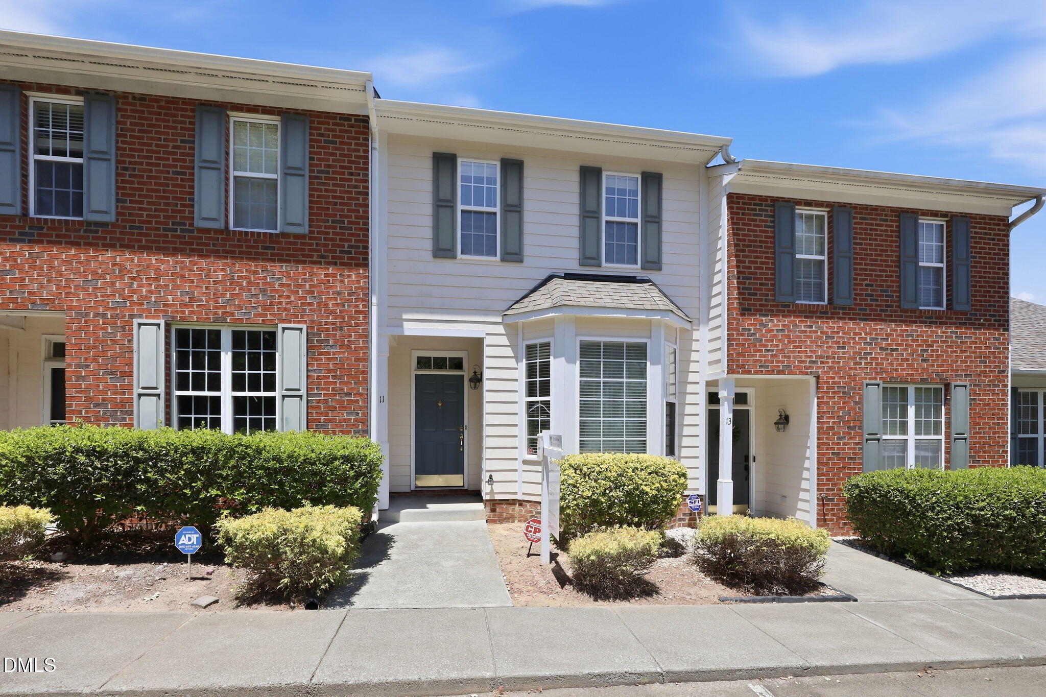 11 Signet Drive — photo