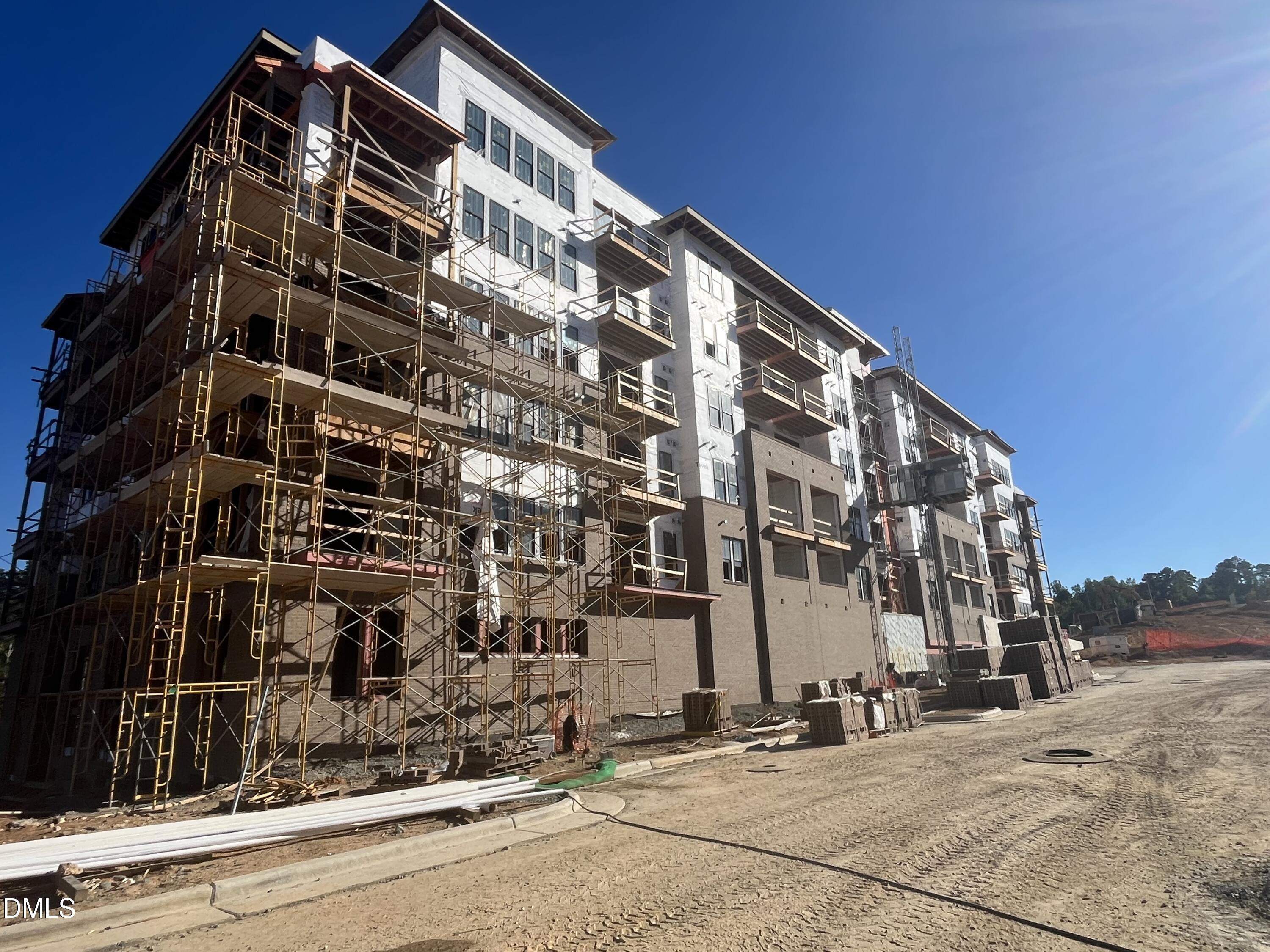 211 S Crk Crossing 600 — photo