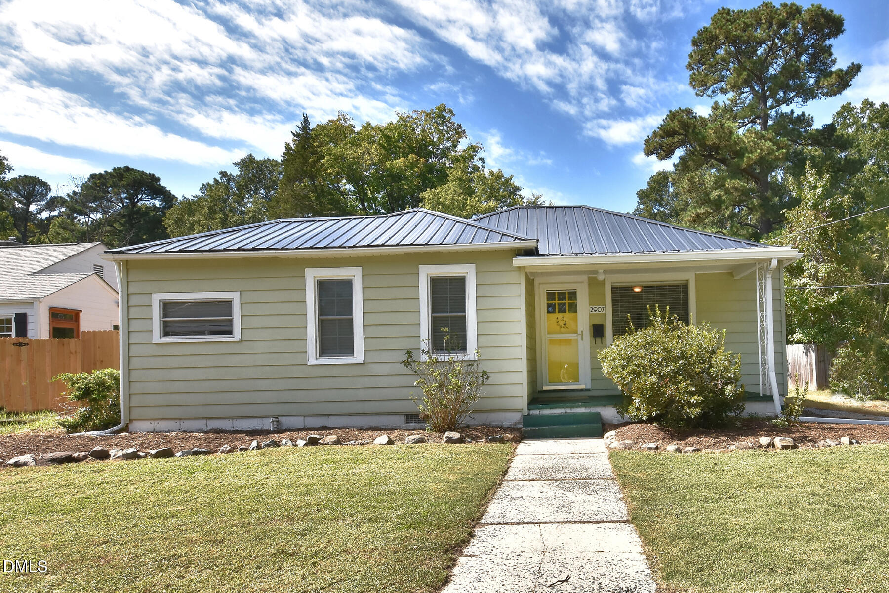 2907 Broad Street — photo