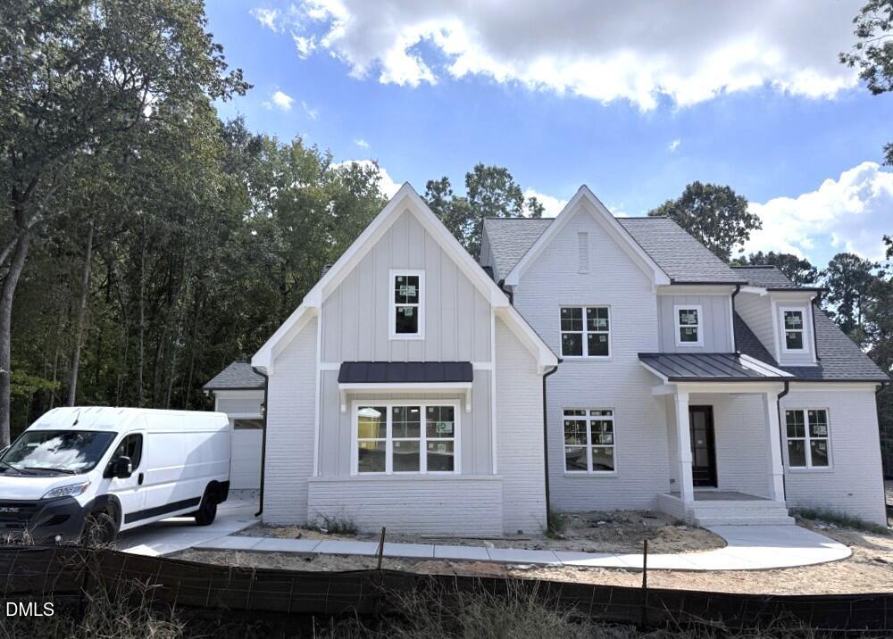 325 Black Caviar Way — photo