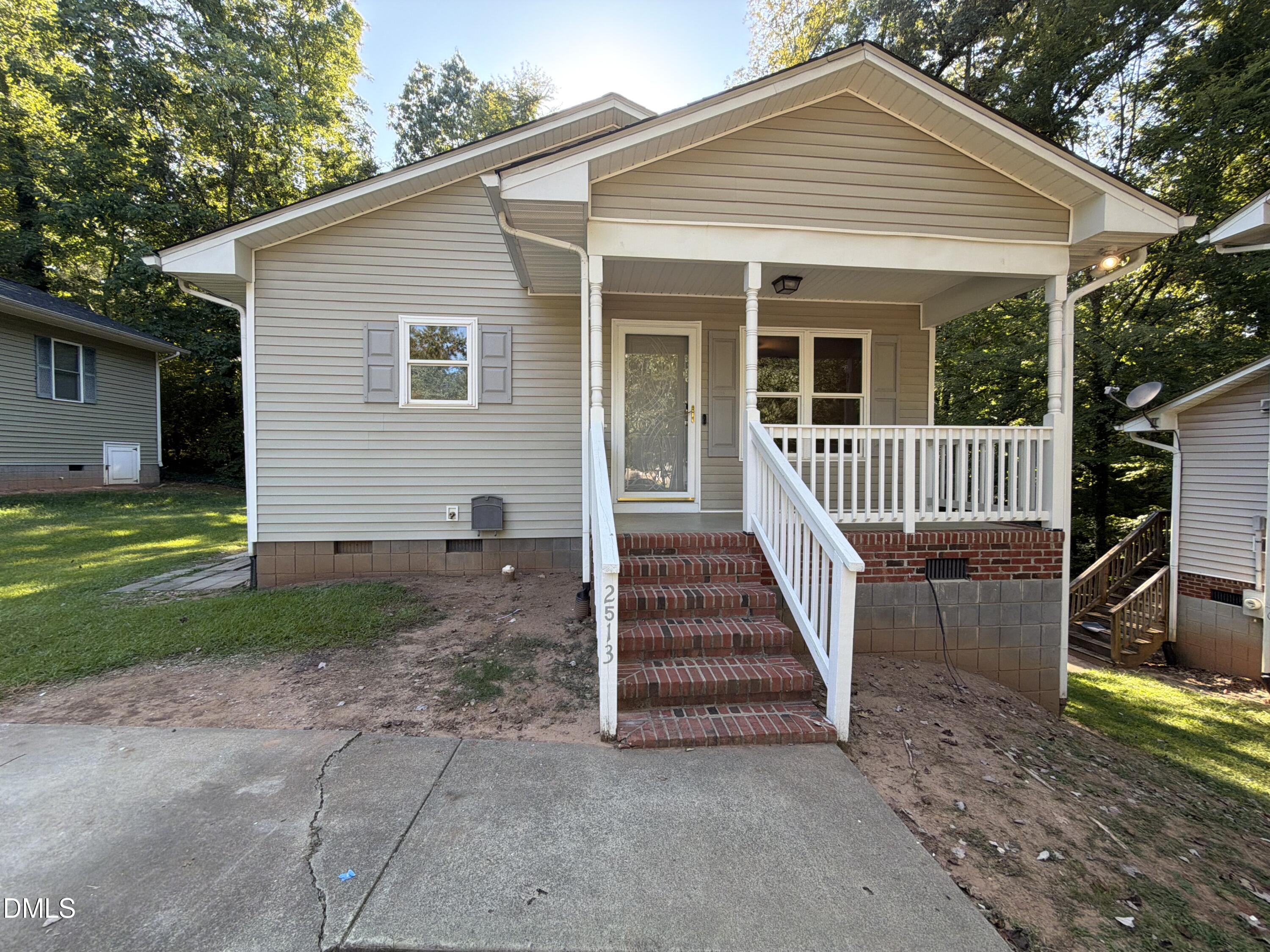 2513 Lindbergh Street — photo
