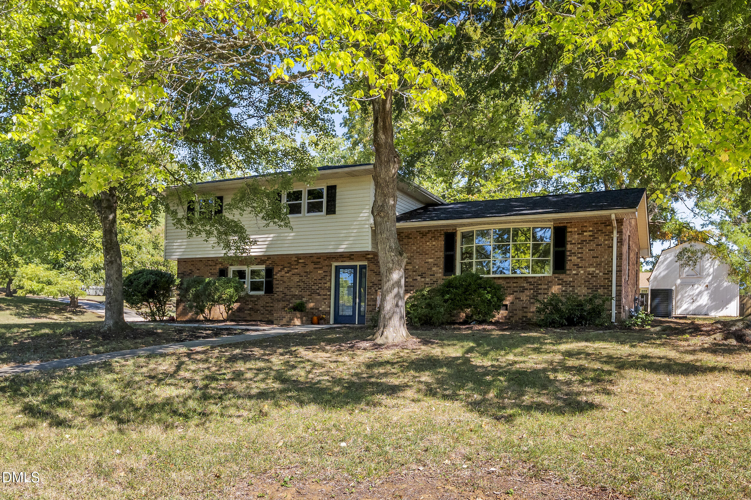 1602 Broadway Drive — photo
