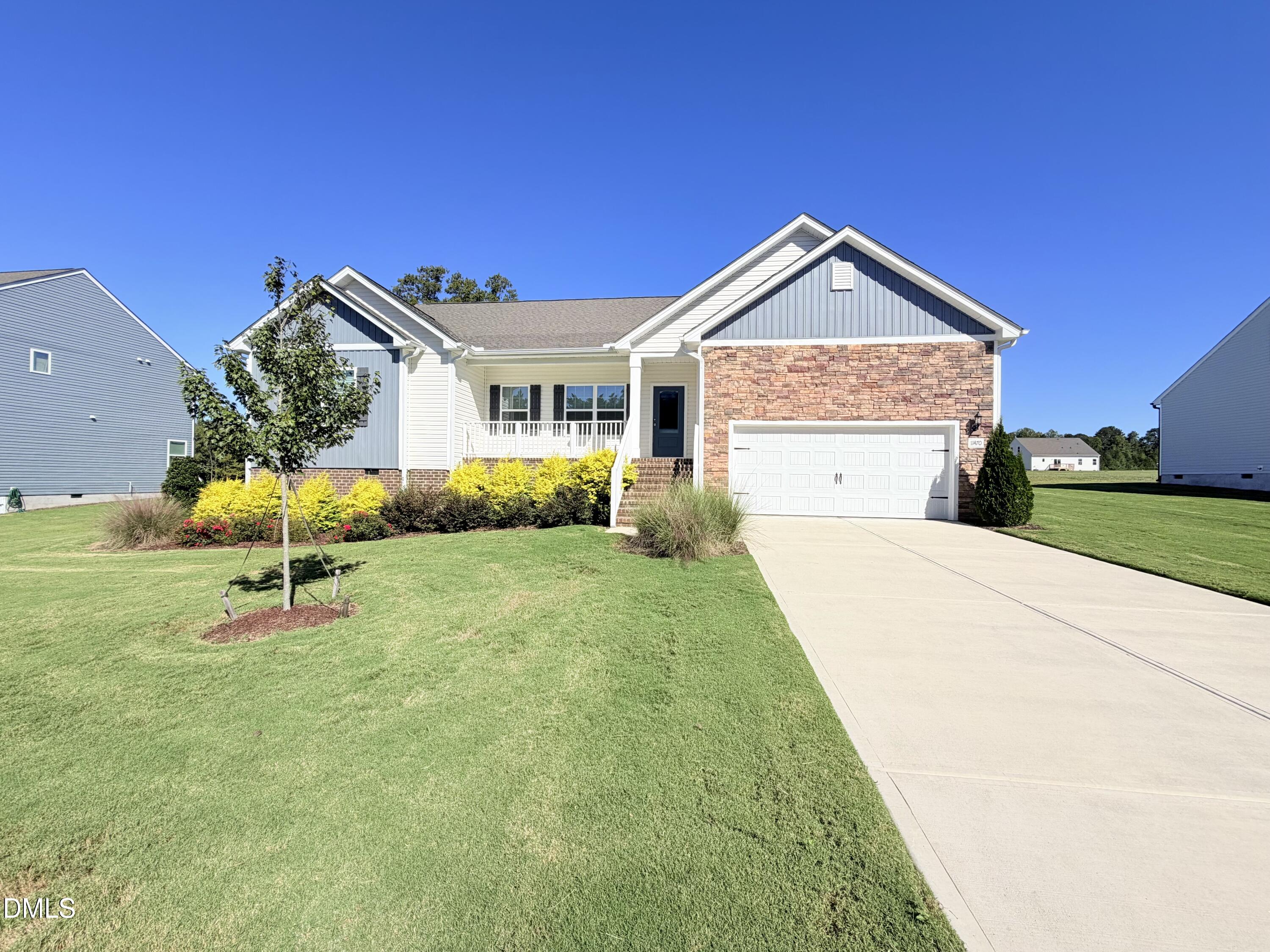 11470 International Drive — photo