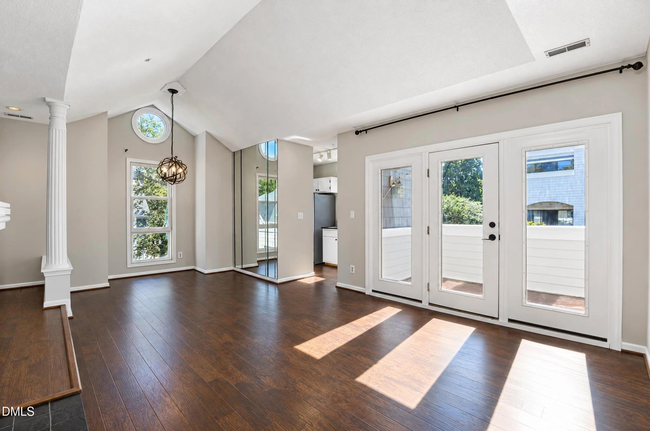 1021 Brighthurst Drive Unit 306 — photo
