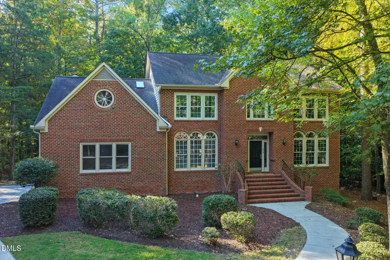204 Woodleaf Drive — photo