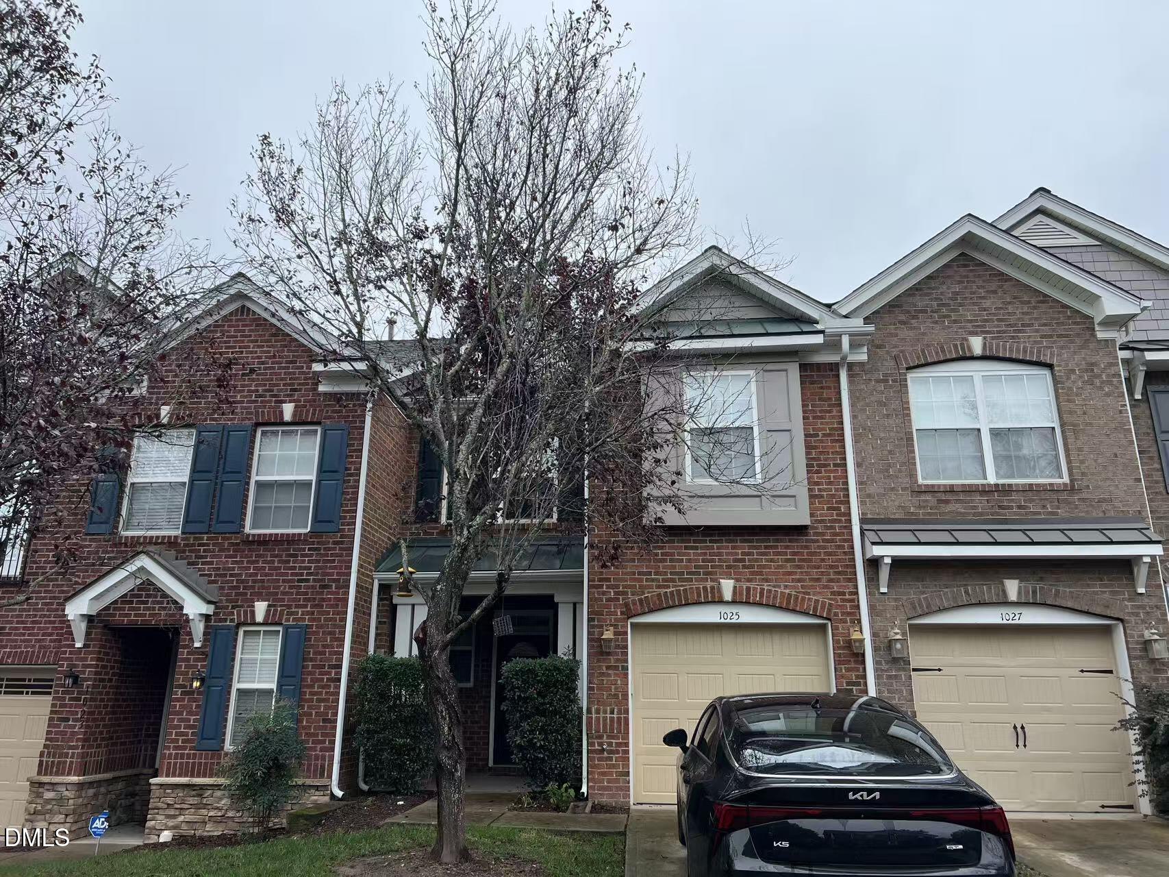 1025 Remington Oaks Circle — photo