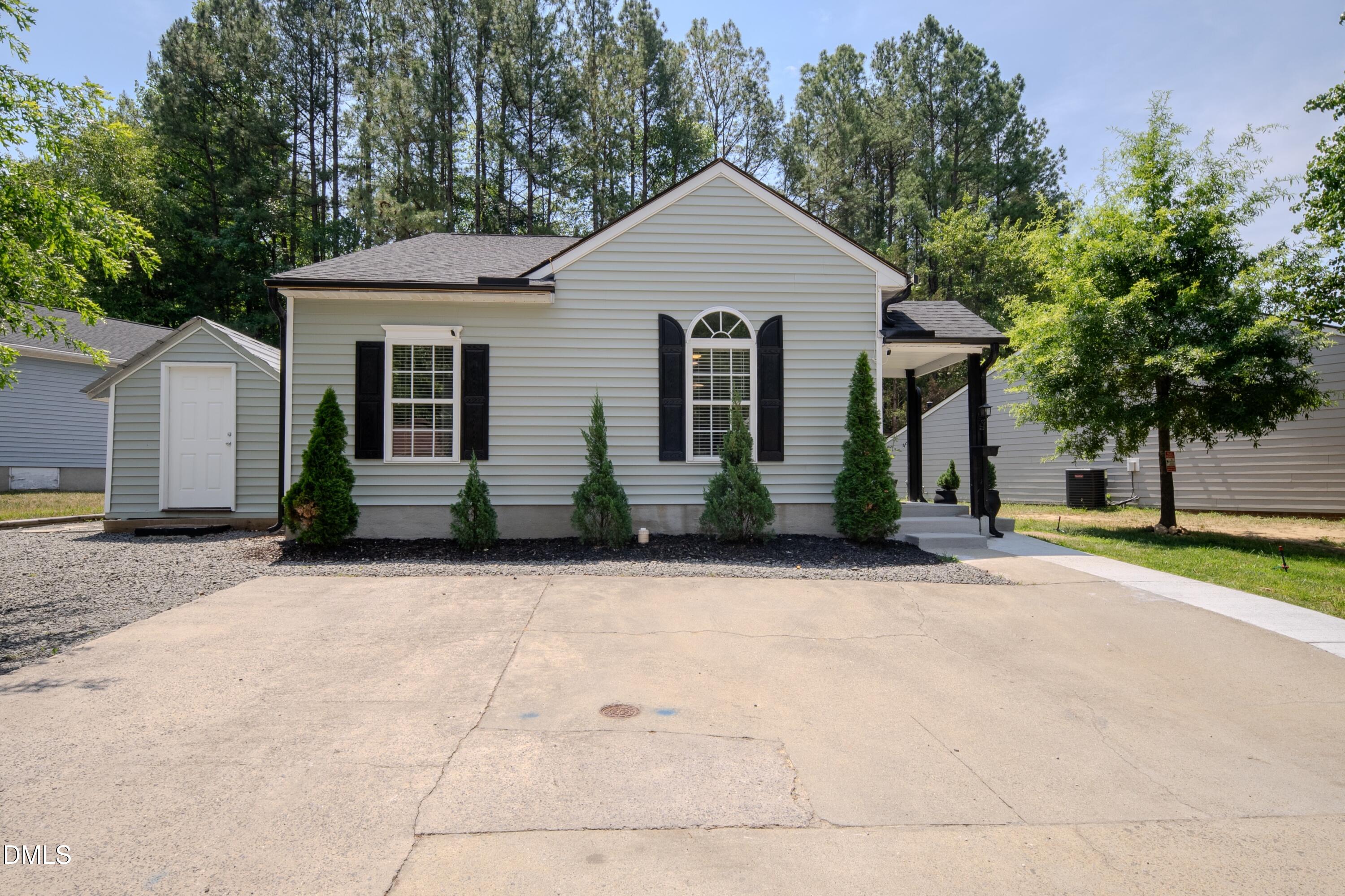 1121 Kendall Drive — photo