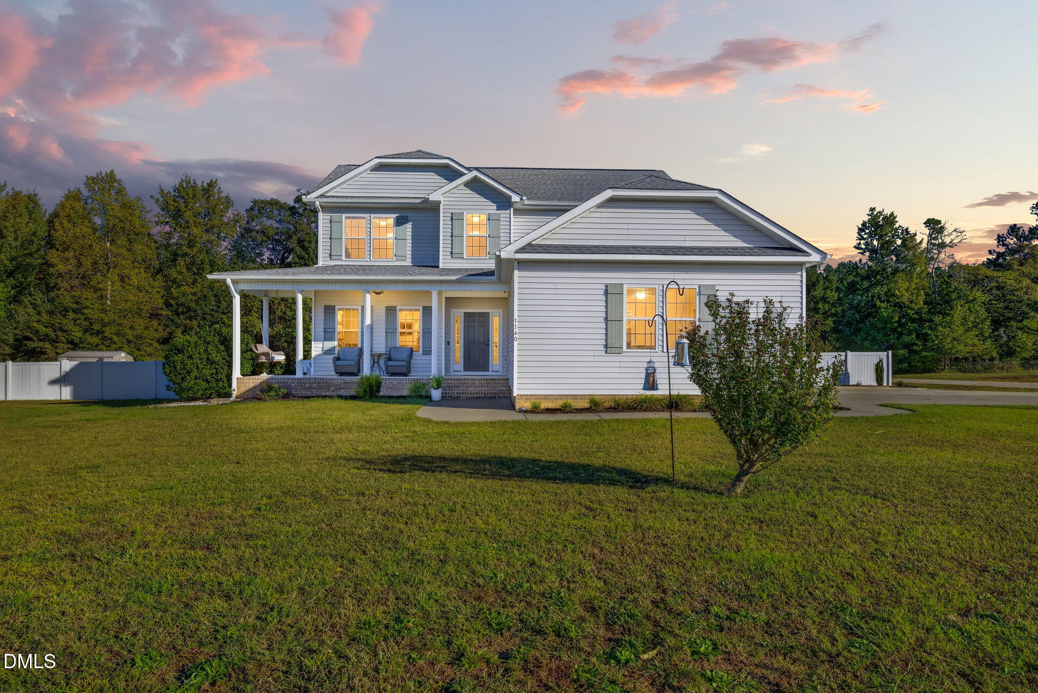 1140 Country Club Lane — photo