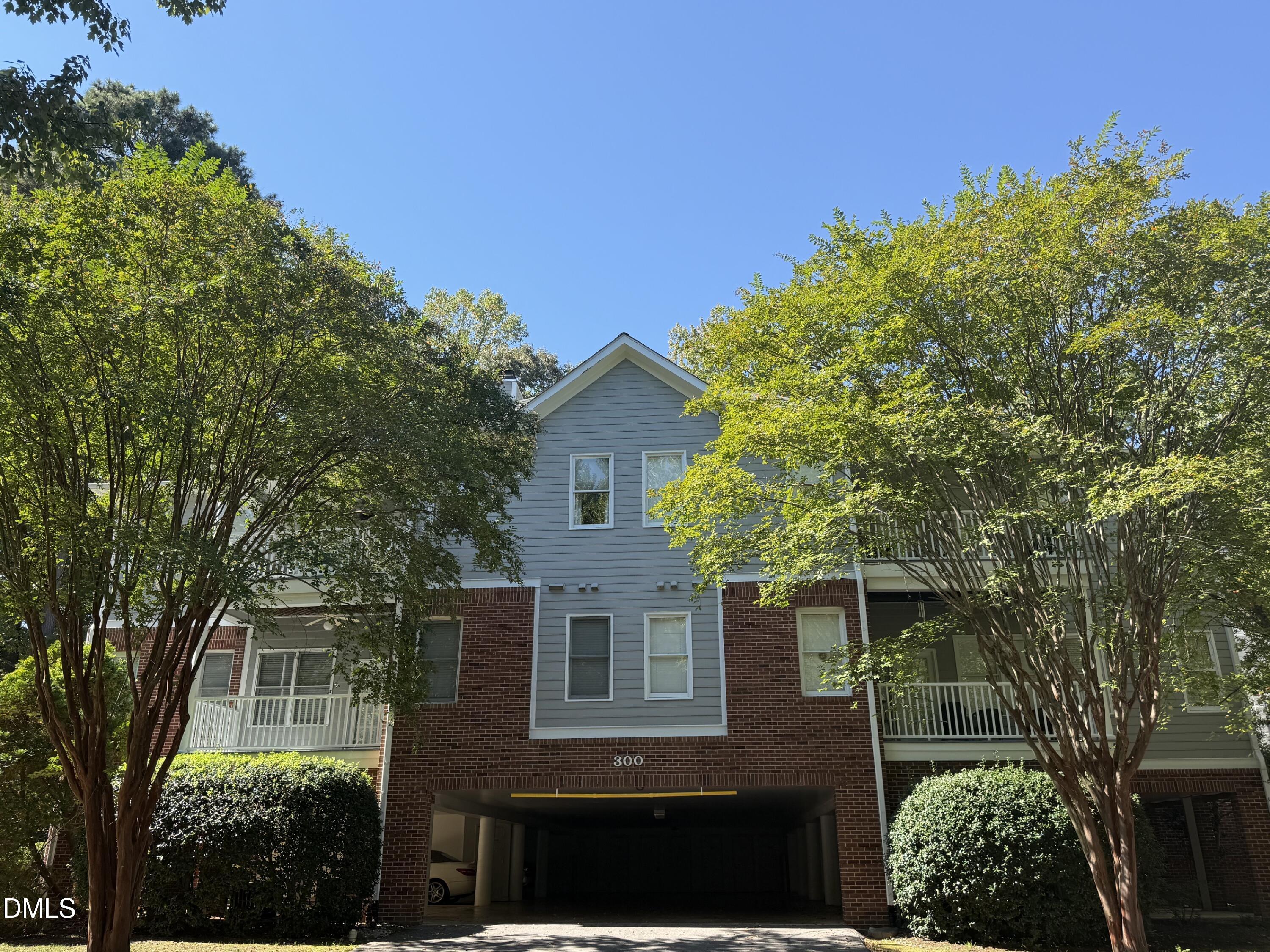 322 Lord Byron Court — photo